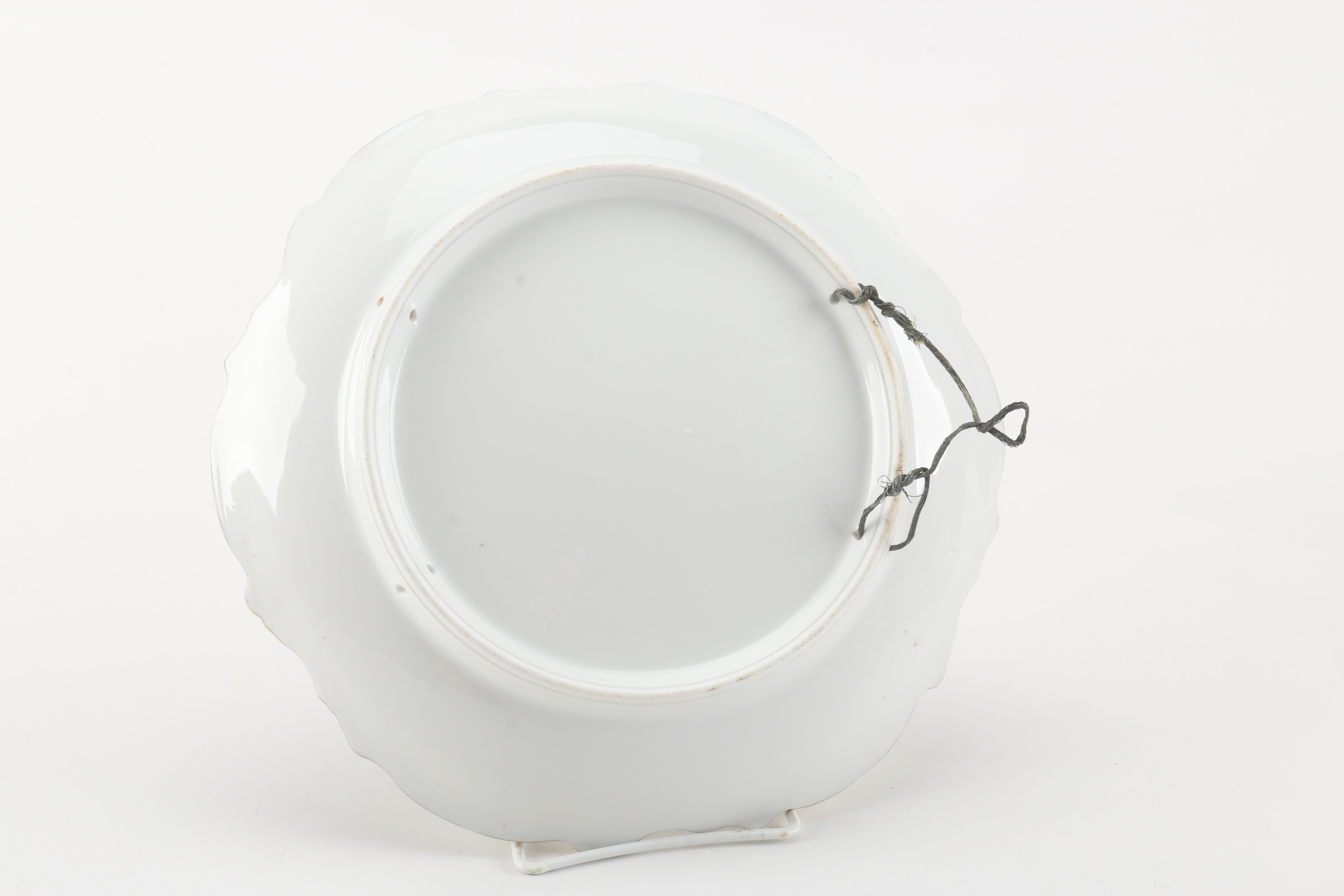 Porcelain Tableware and Décor Featuring Porzellanfabrik Moschendorf