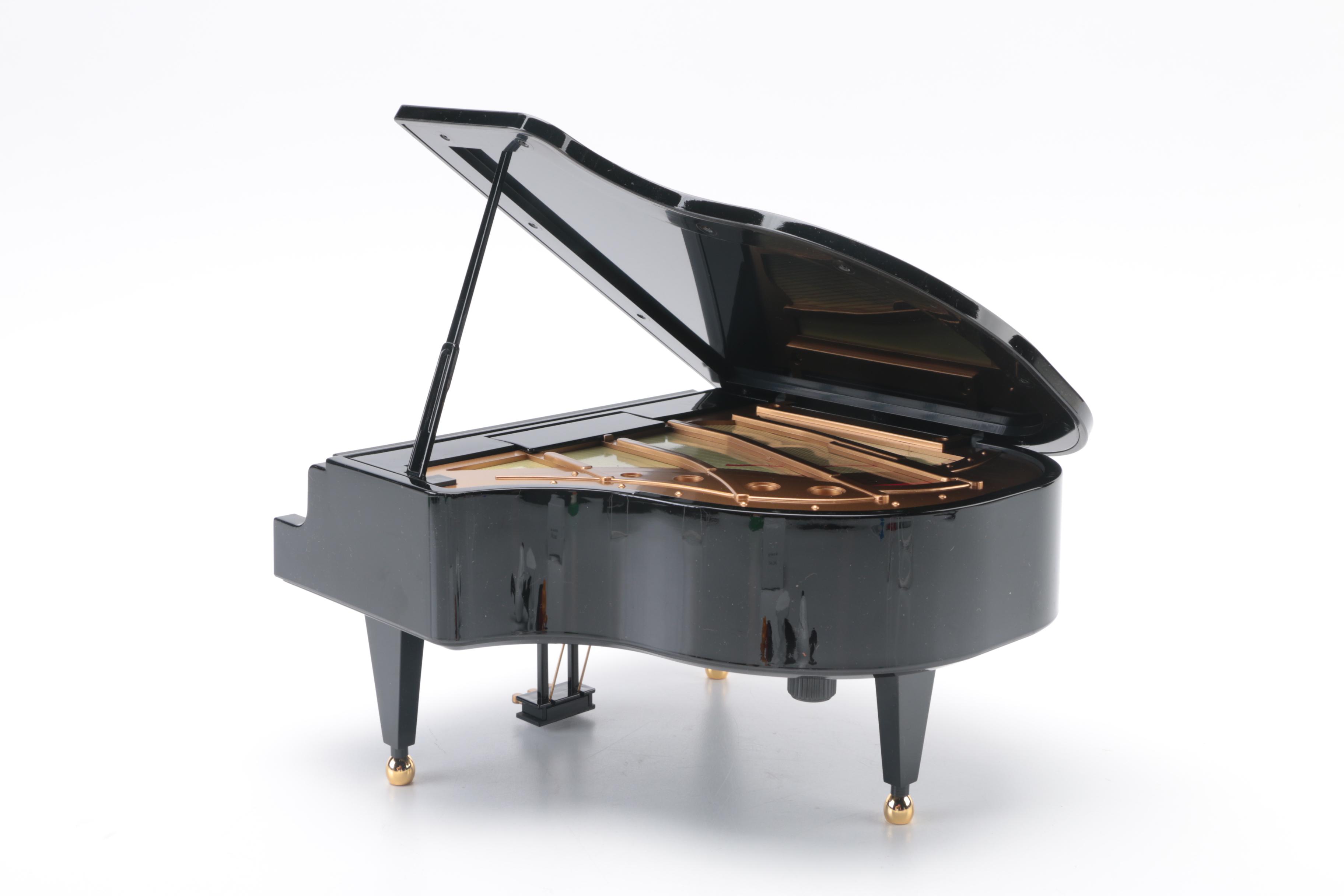 New and Vintage Snoopy Collectibles