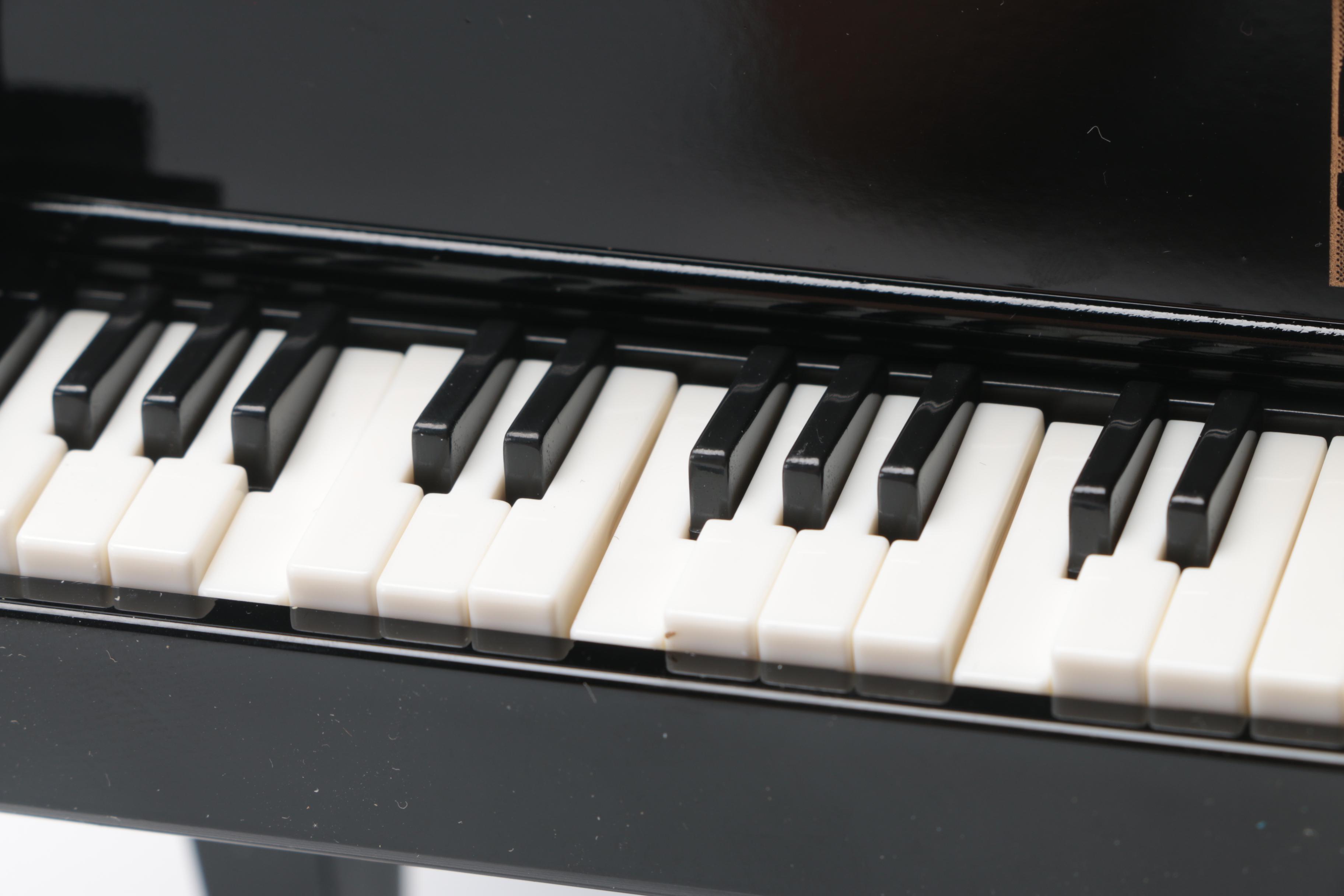 New and Vintage Snoopy Collectibles