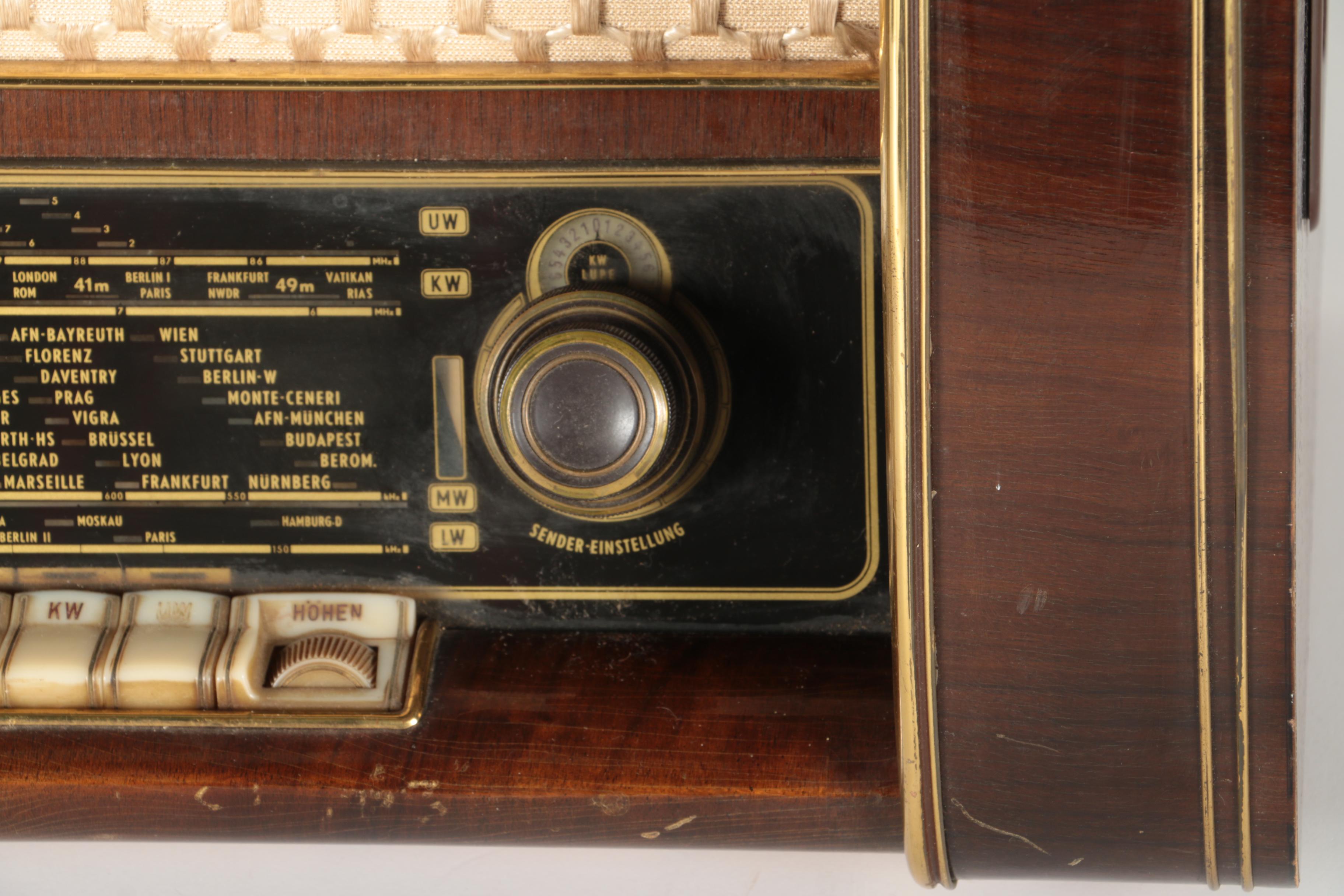 Loewe Opta Hellas Tube Radio