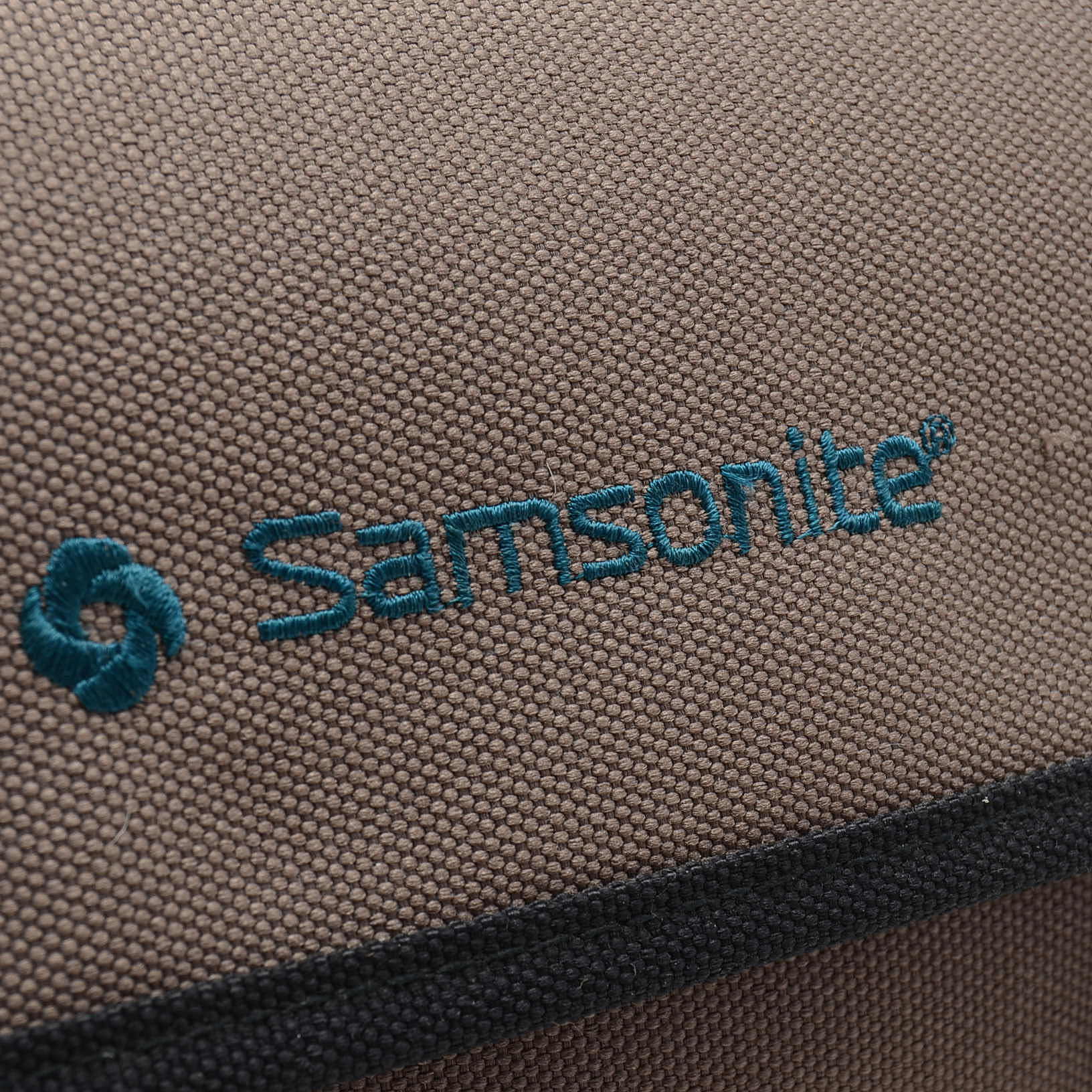 Sony CCD-FX511 Video Camera Recorder with Carrying Case