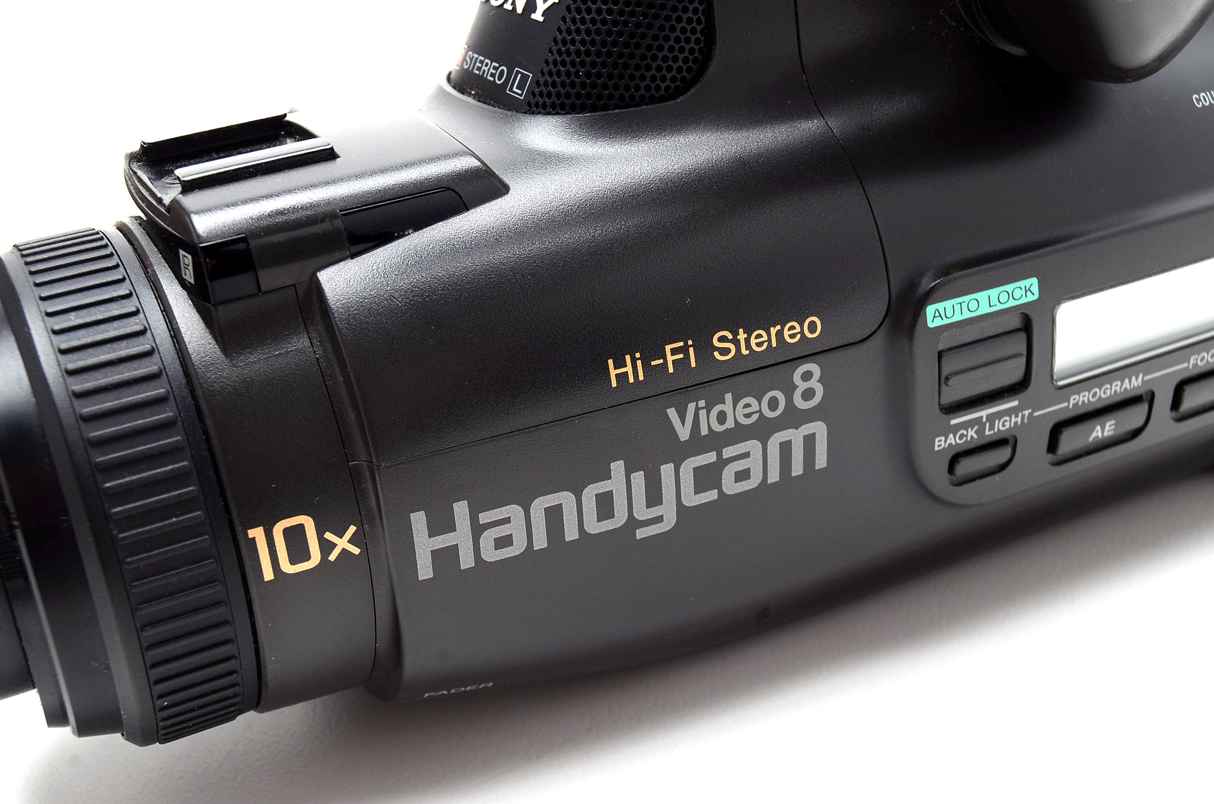 Sony CCD-FX511 Video Camera Recorder with Carrying Case