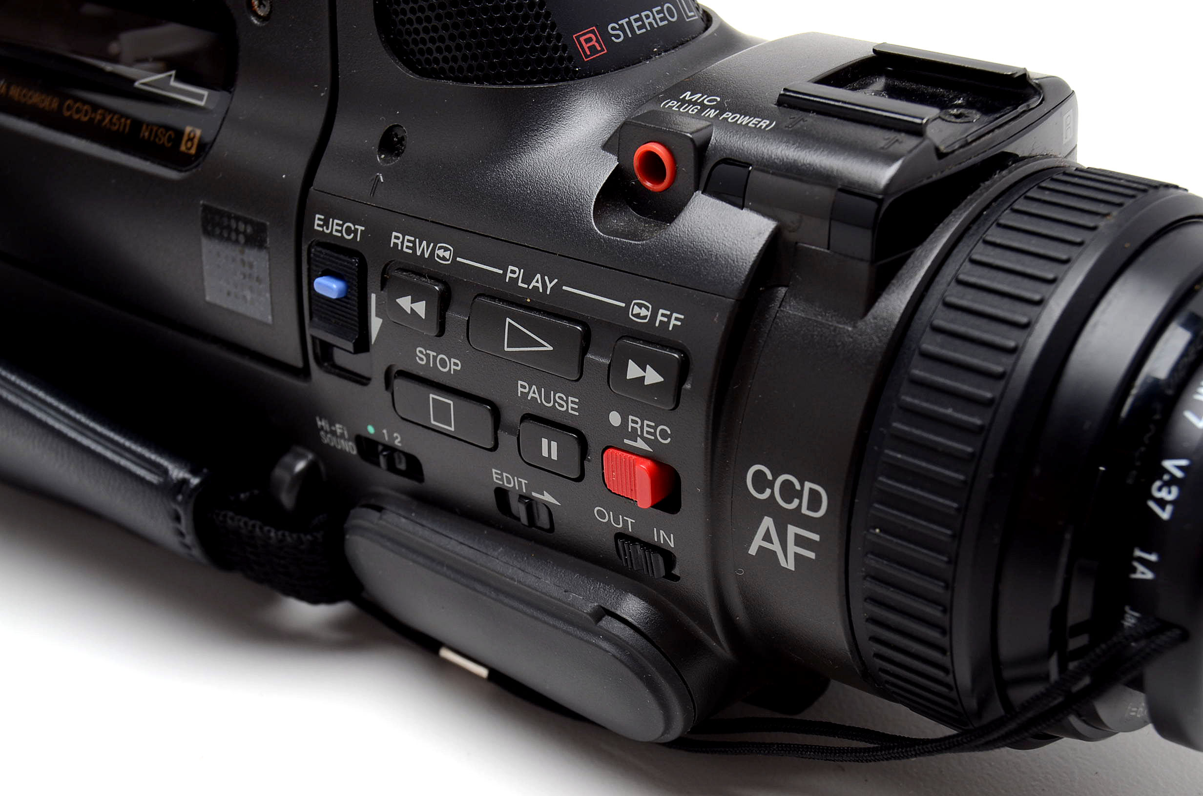 Sony CCD-FX511 Video Camera Recorder with Carrying Case