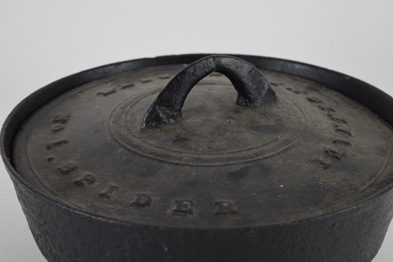 Vintage Resor's Cast Iron Cook Set