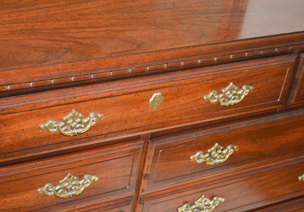 Federal Style Dresser With Mirror