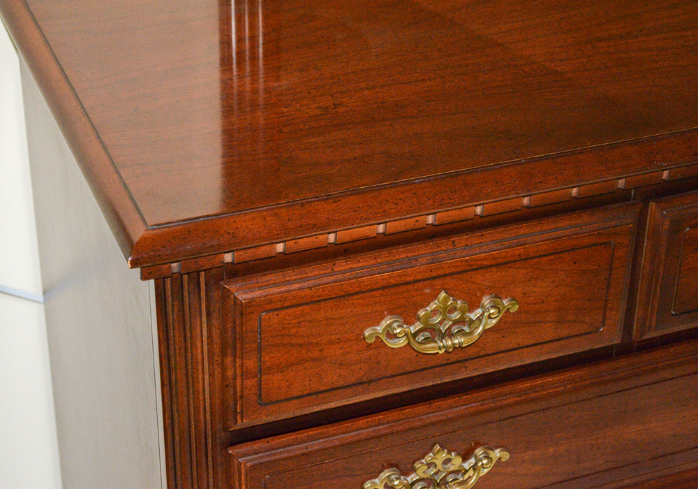 Federal Style Dresser With Mirror