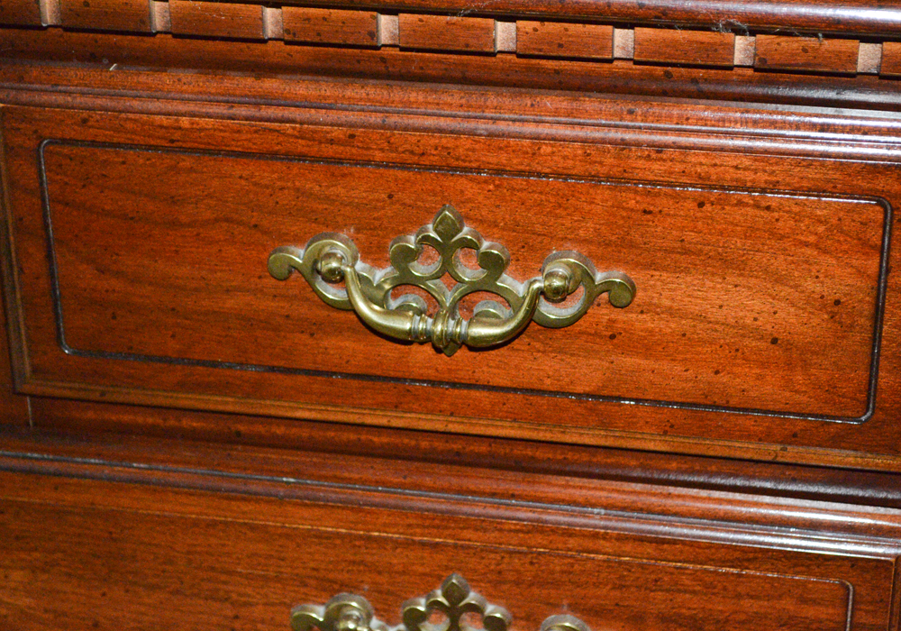 Federal Style Dresser With Mirror