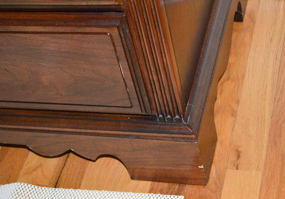 Federal Style Dresser With Mirror