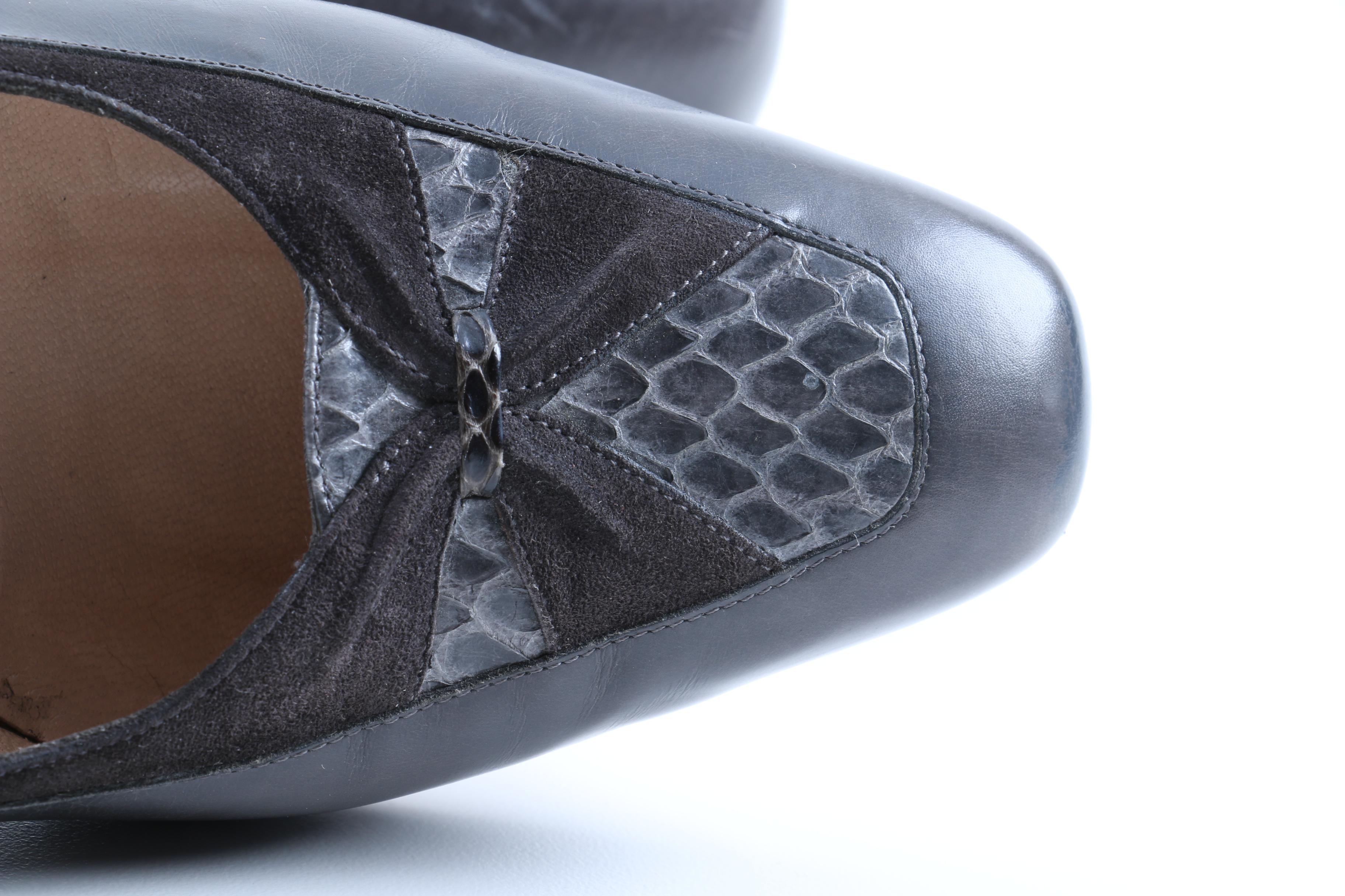 Salvatore Ferragamo Gray Pumps