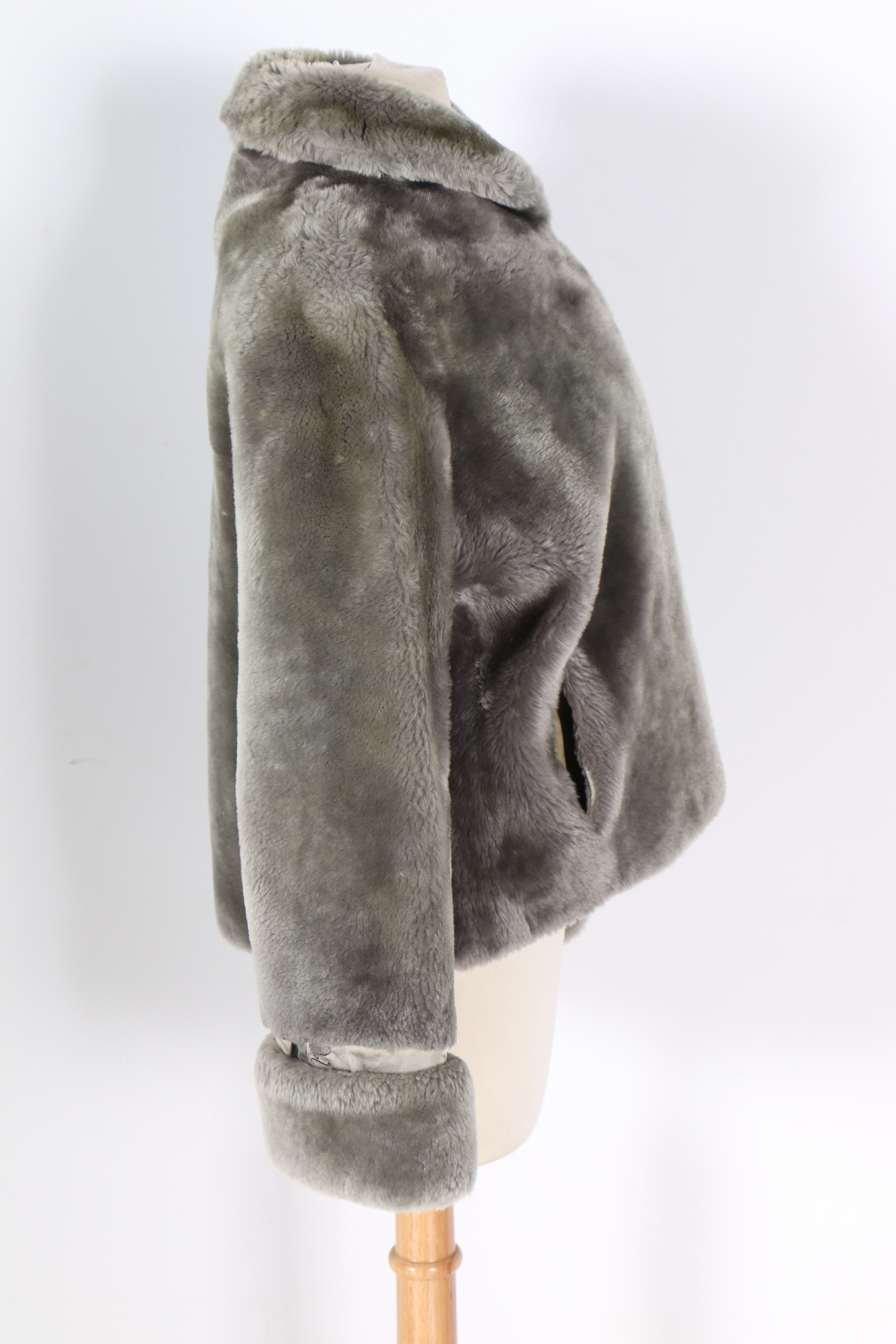 Women's Vintage Faux Fur Jacket and Leather Gloves