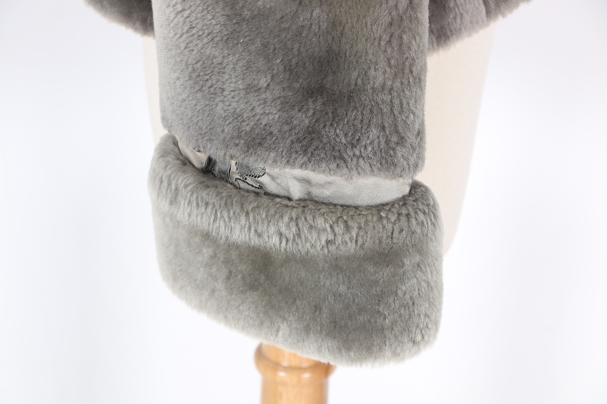 Women's Vintage Faux Fur Jacket and Leather Gloves