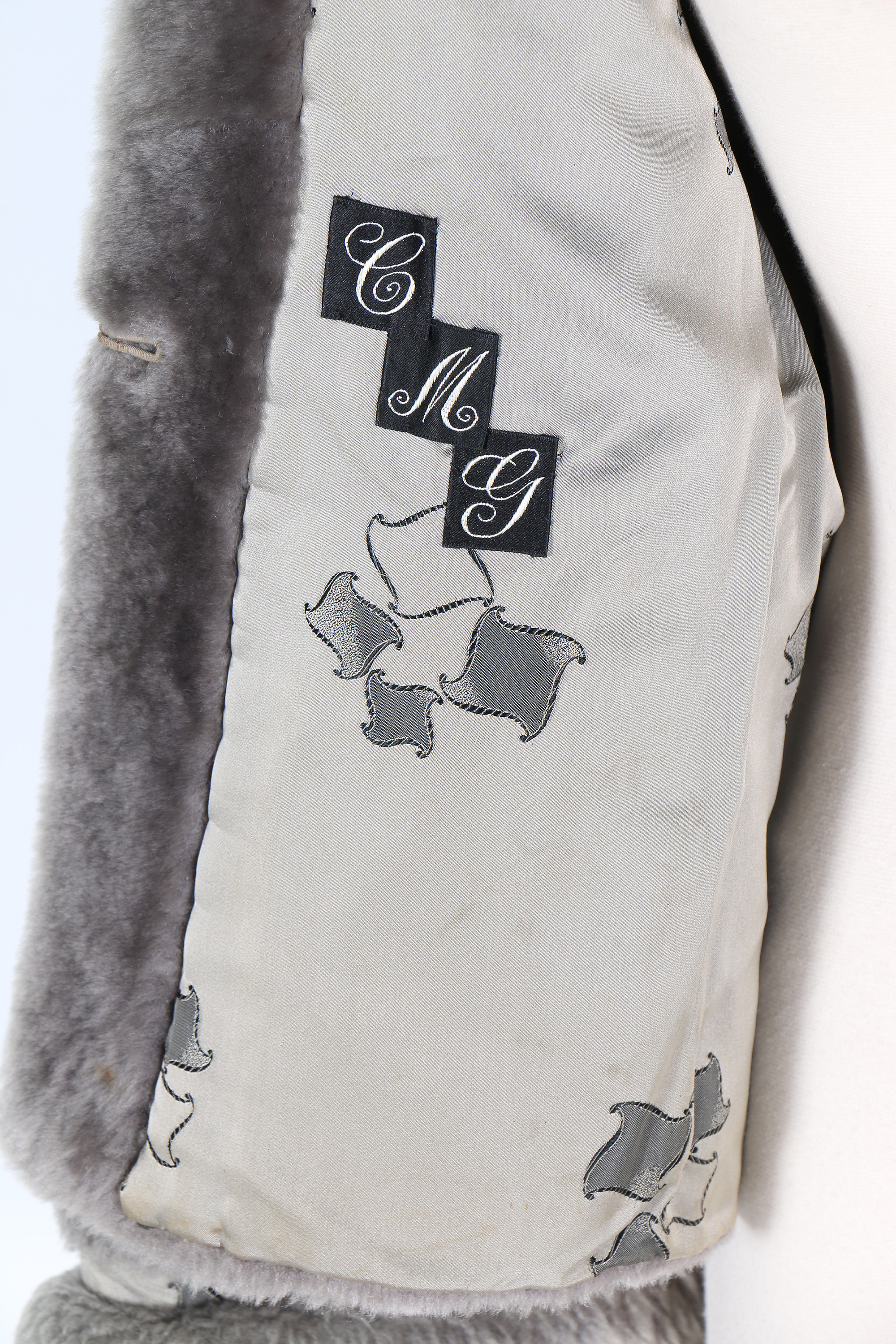 Women's Vintage Faux Fur Jacket and Leather Gloves