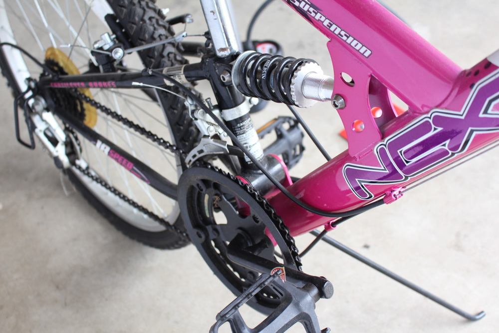 Women's Next Power Climber Mountain Bike with Schwinn Air Pump