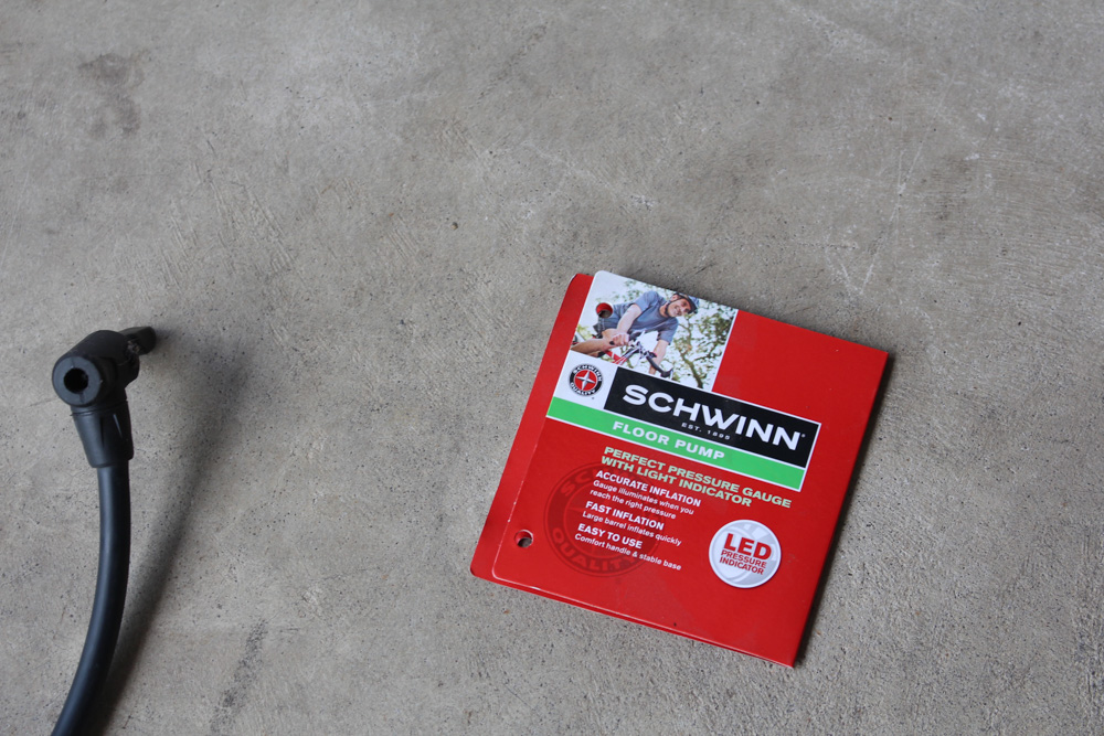 Women's Next Power Climber Mountain Bike with Schwinn Air Pump