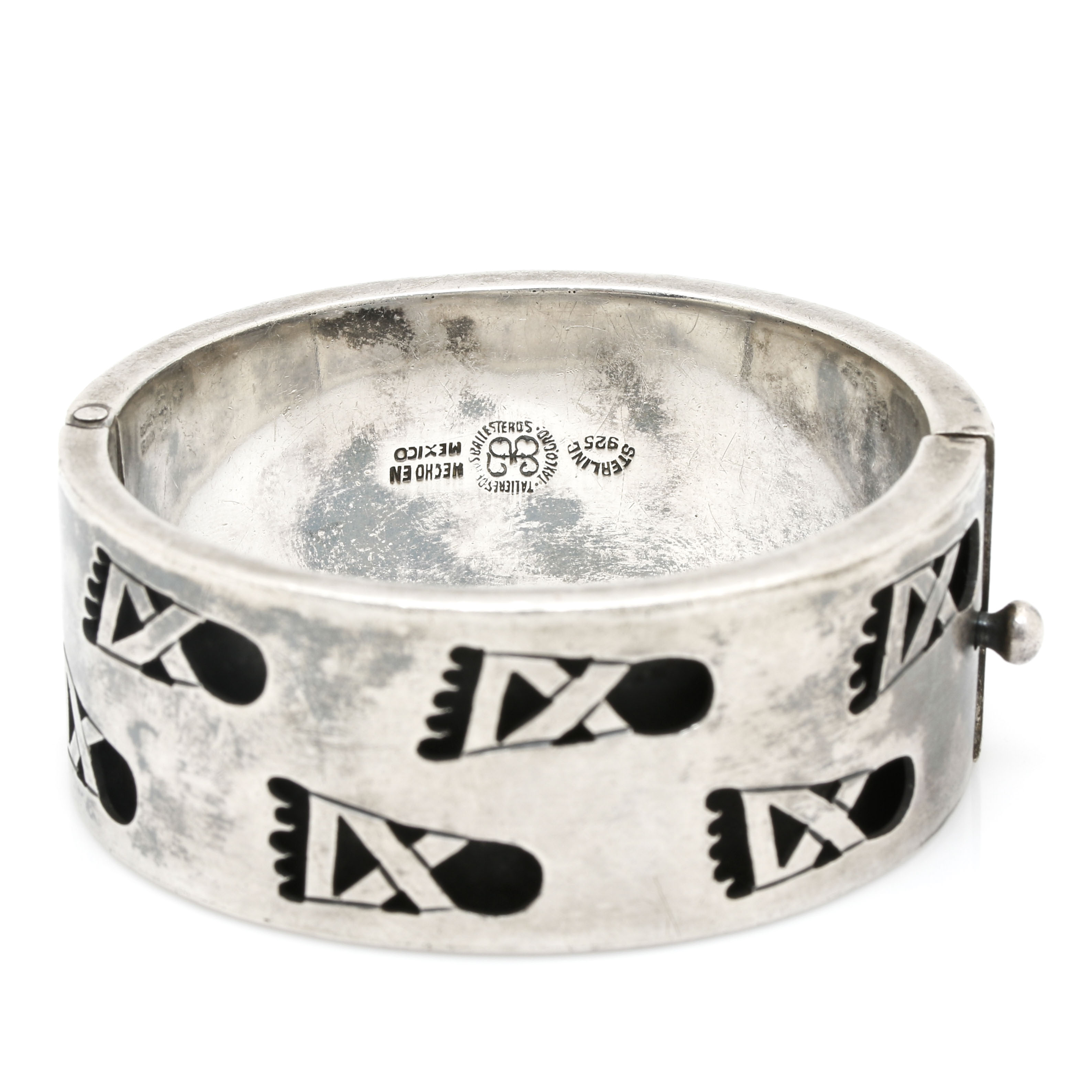 Talleres de Los Ballesteros of Taxco Mexico Sterling Silver Bangle Bracelet