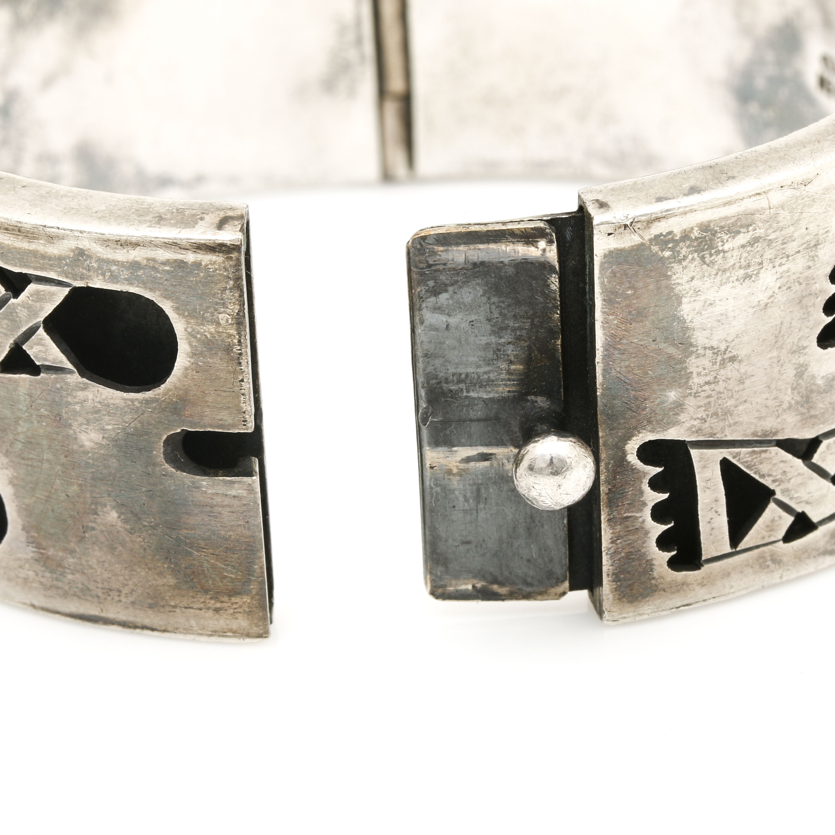 Talleres de Los Ballesteros of Taxco Mexico Sterling Silver Bangle Bracelet