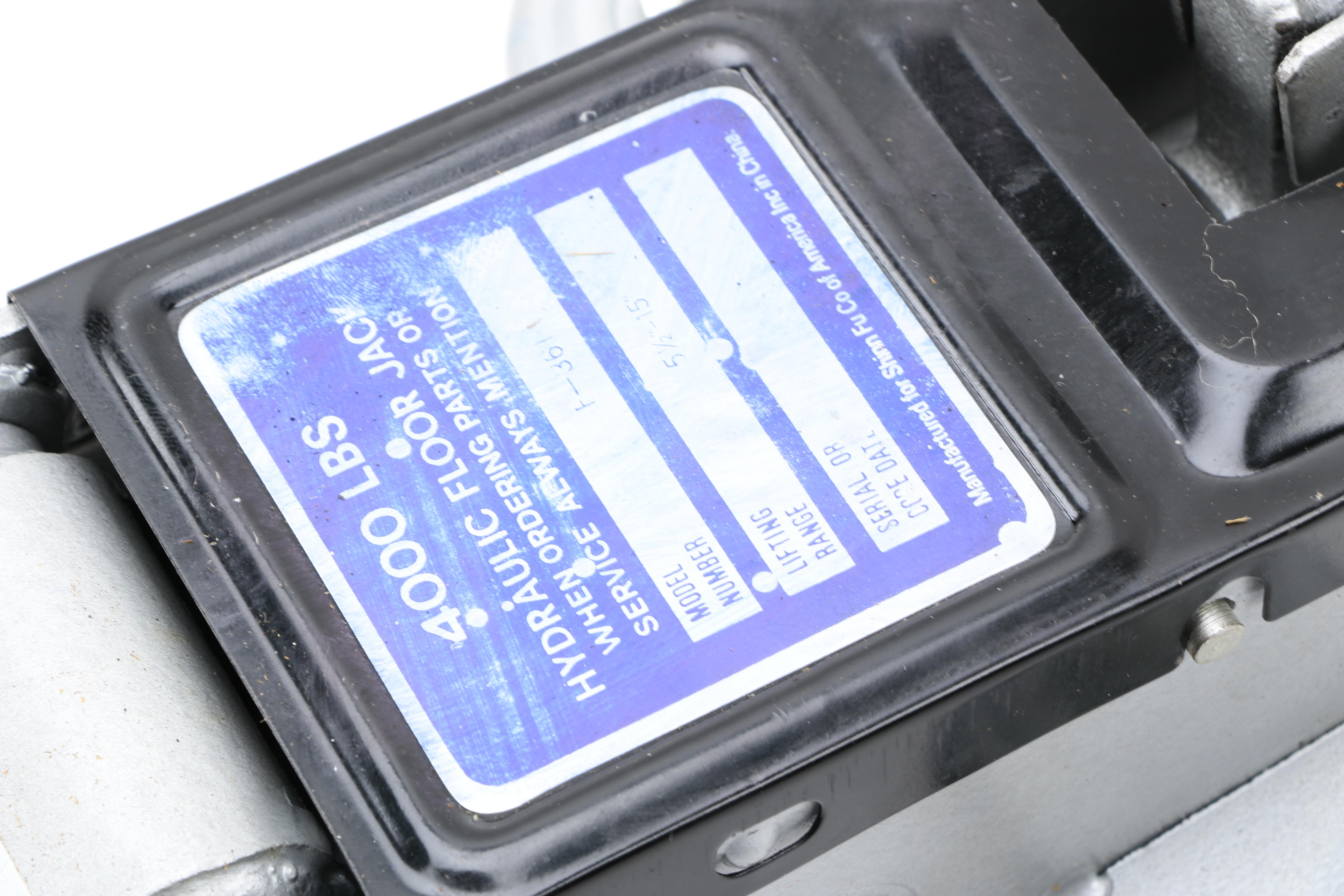 Pro-Lift Hydraulic Floor Jack and Case