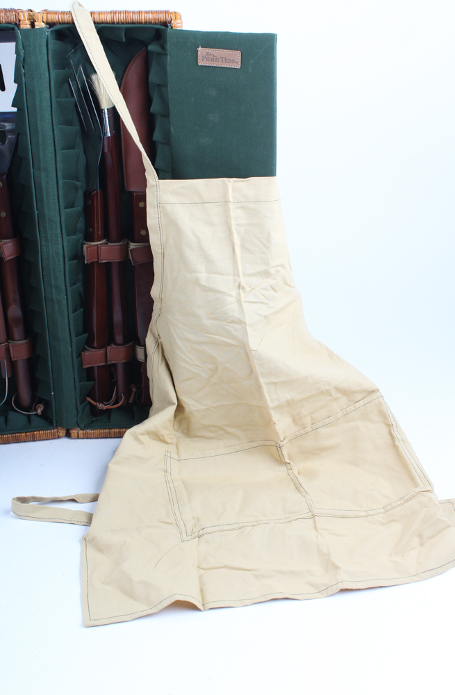 Picnic Time Grill Utensils in Wicker Case