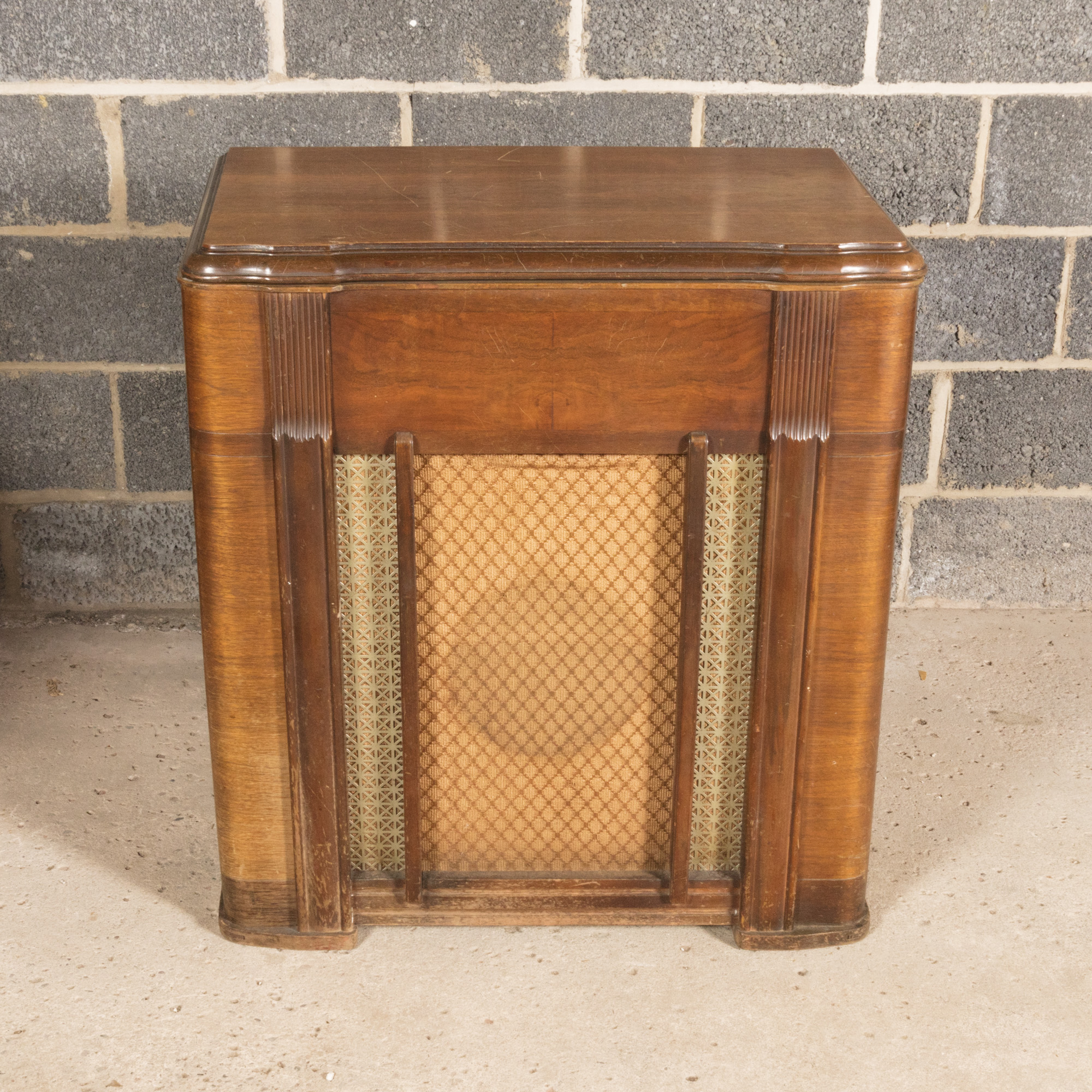 Crosley Radio with Turntable in Wooden Cabinet