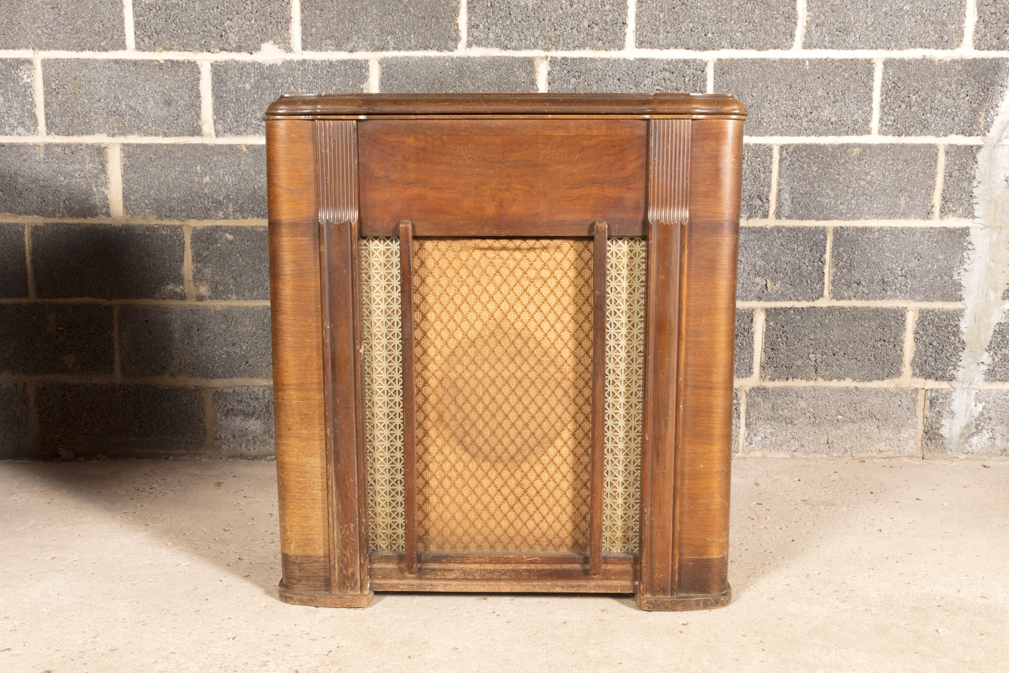 Crosley Radio with Turntable in Wooden Cabinet