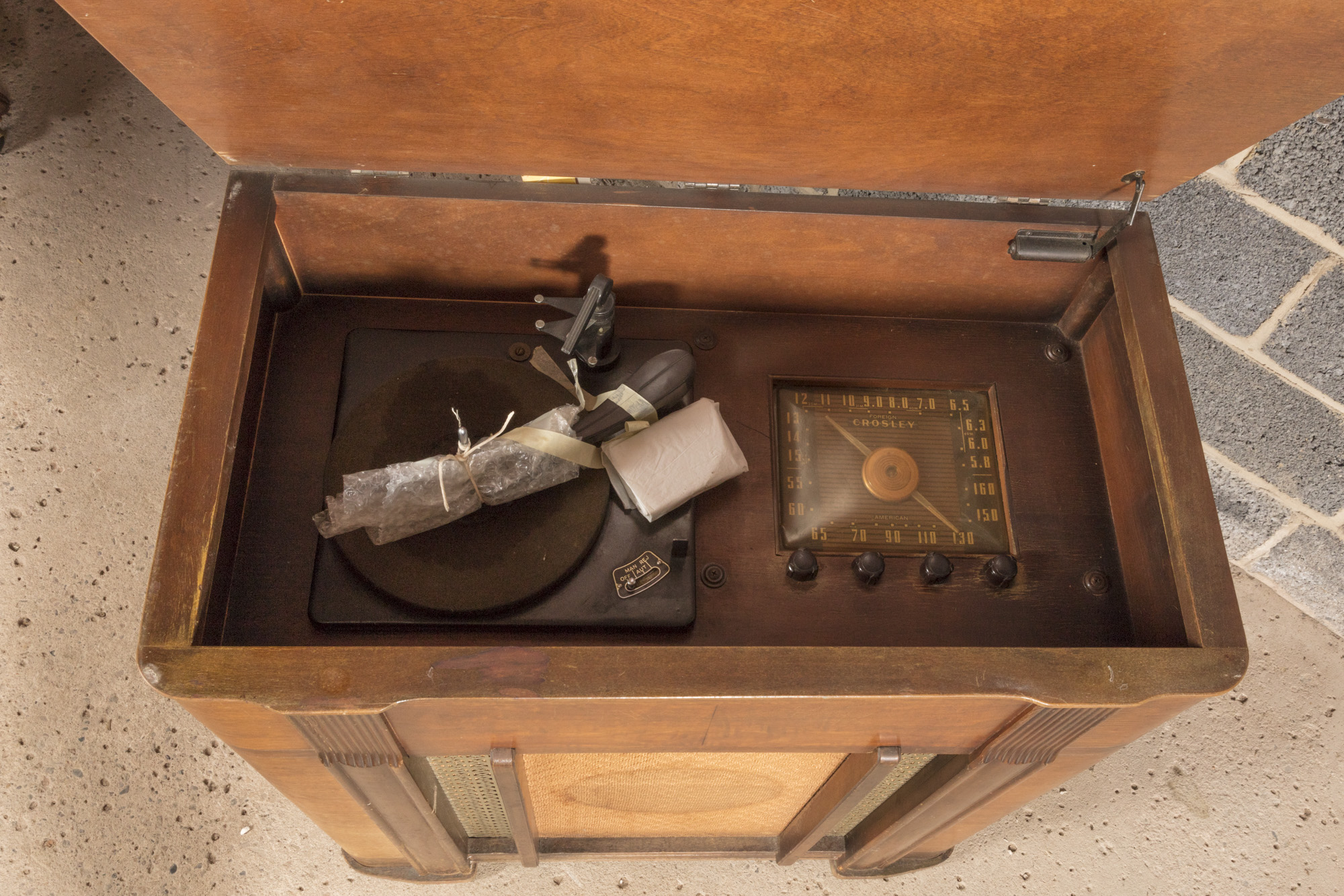 Crosley Radio with Turntable in Wooden Cabinet