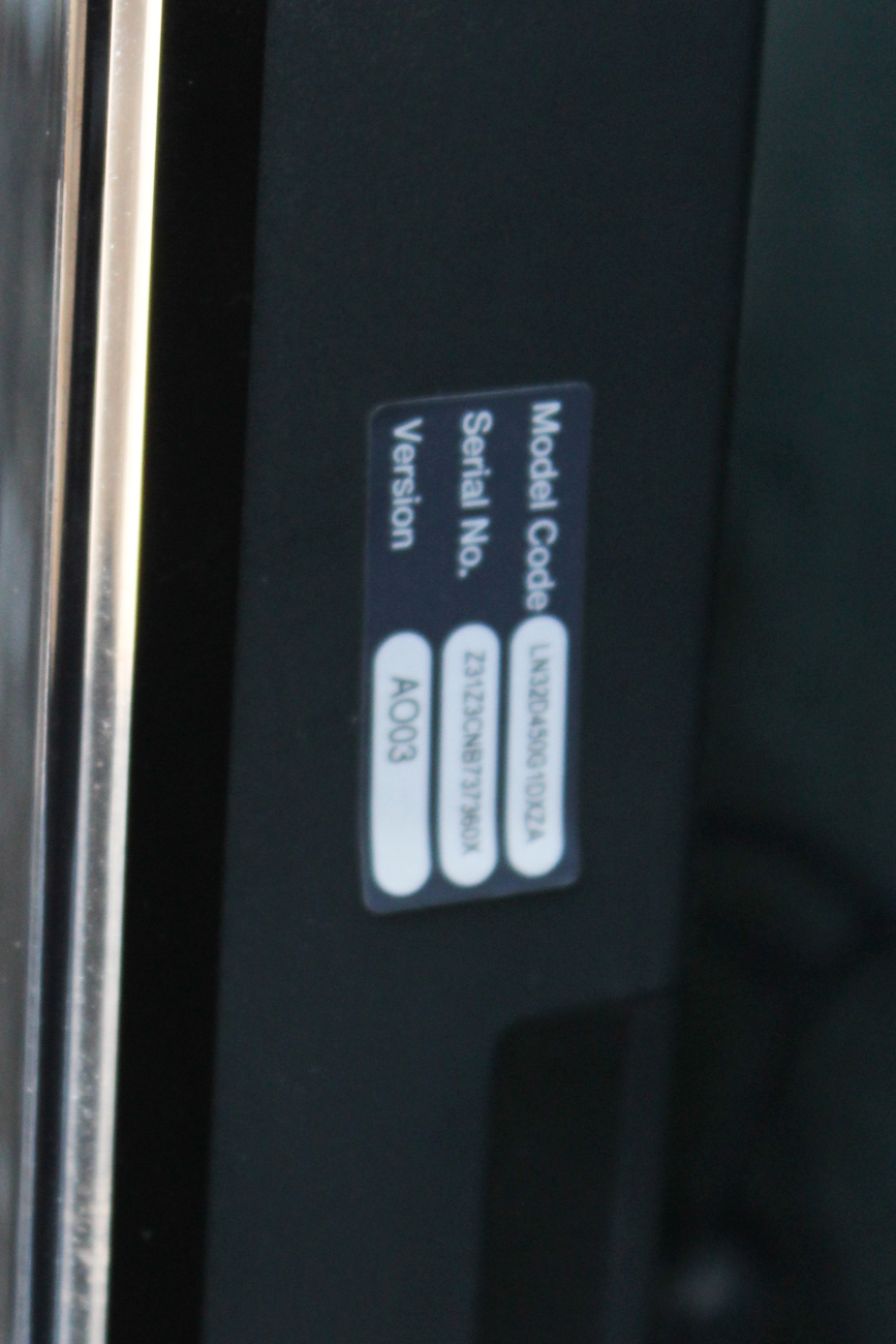 31.5" Samsung Flat Screen Television with Wall Mount