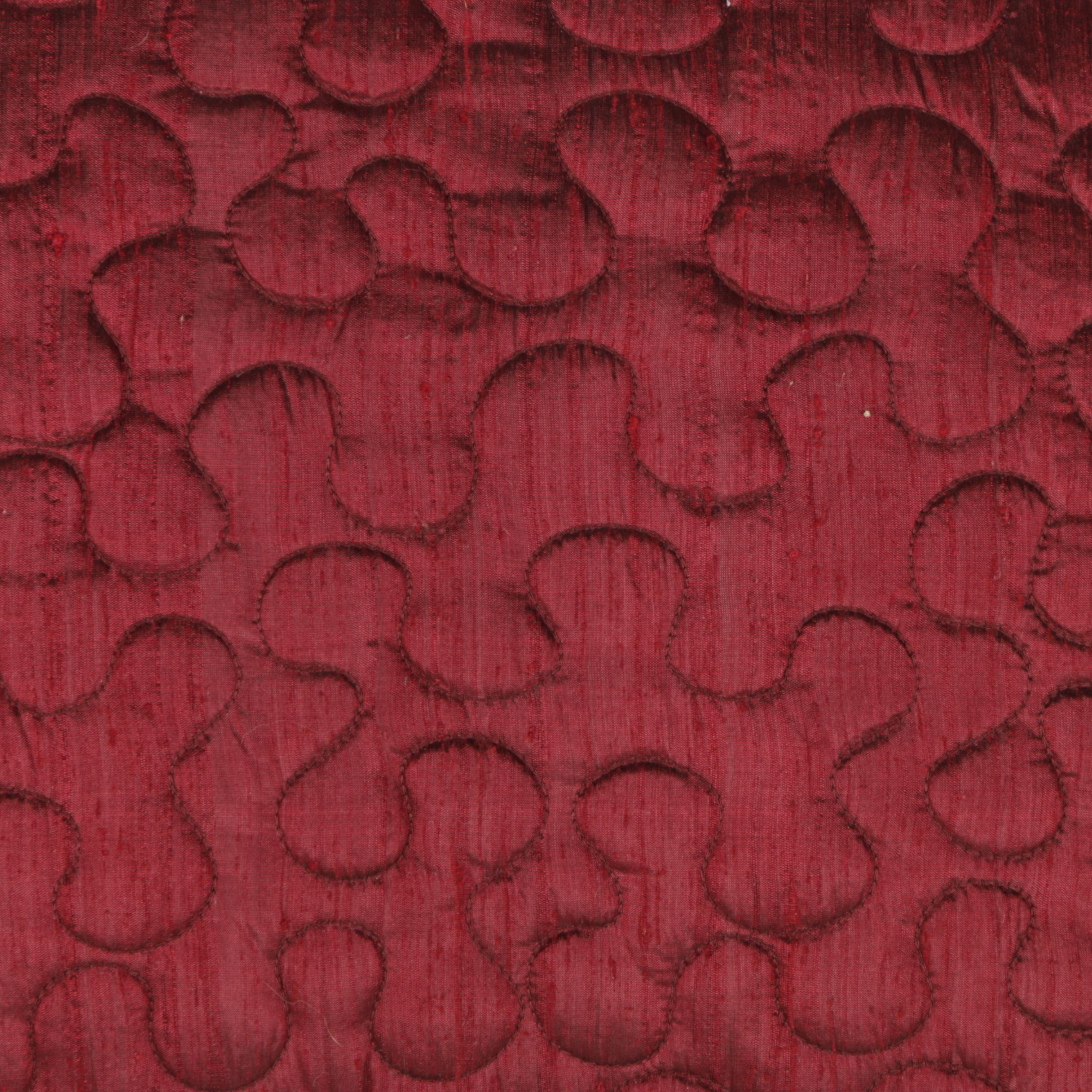 MUH Comforter and Accent Pillows