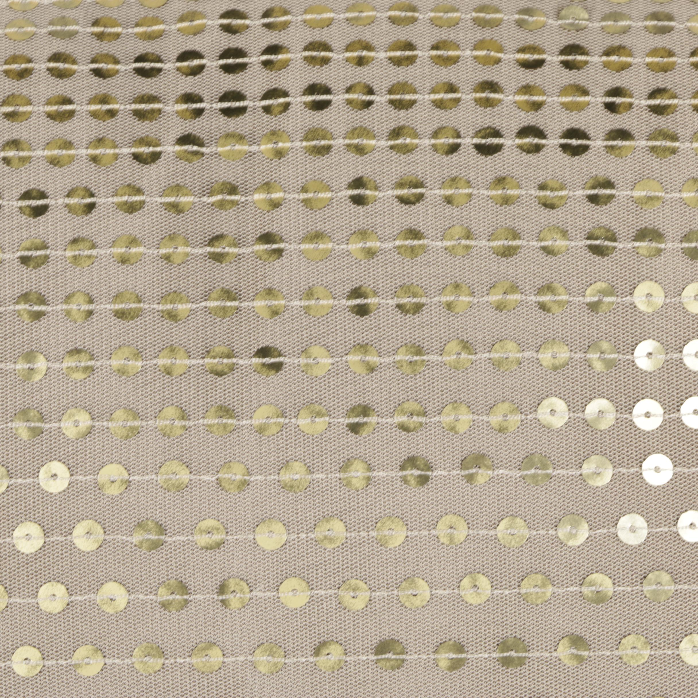 MUH Comforter and Accent Pillows