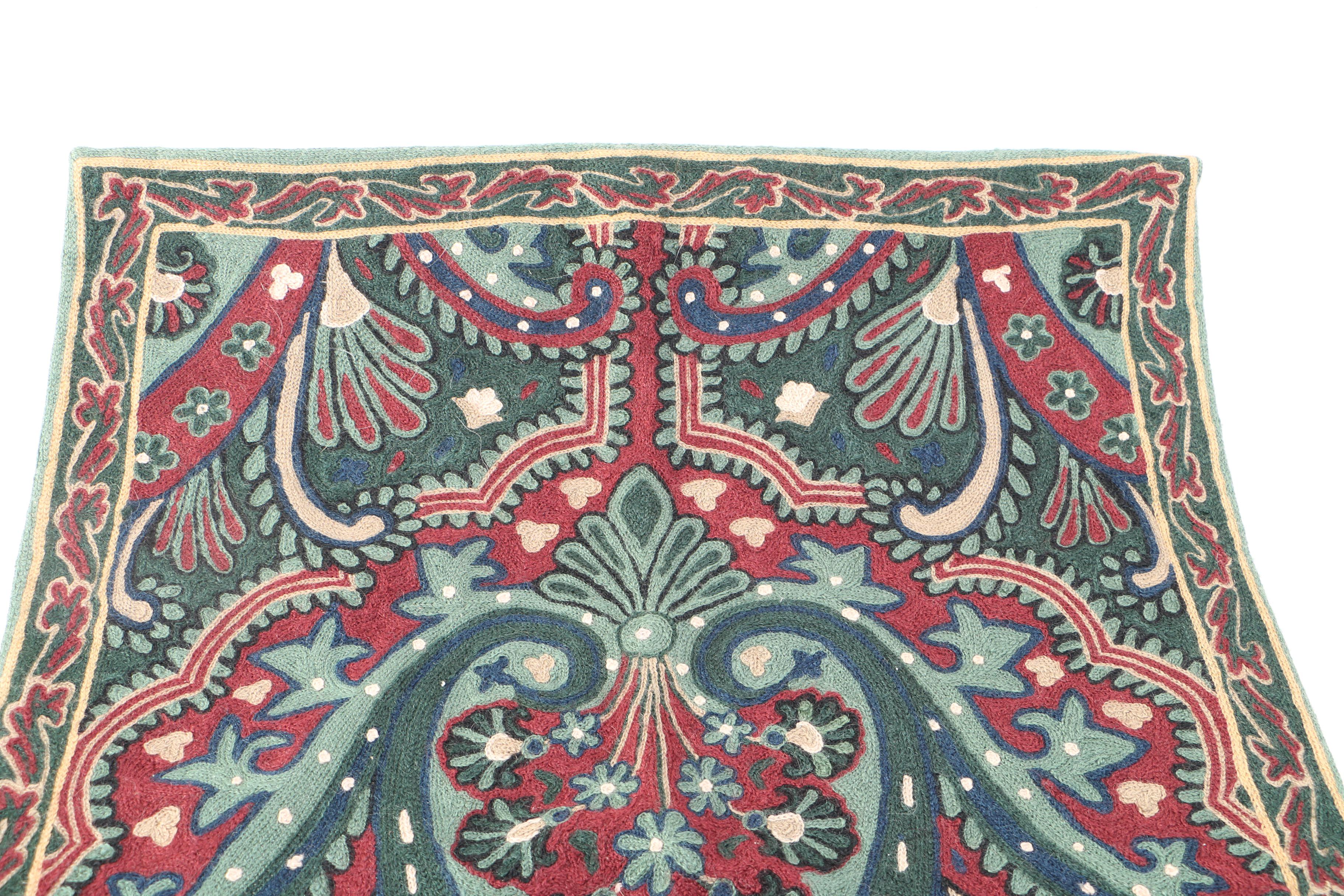 Tufted Chain Stitched Indian Wool Accent Rug