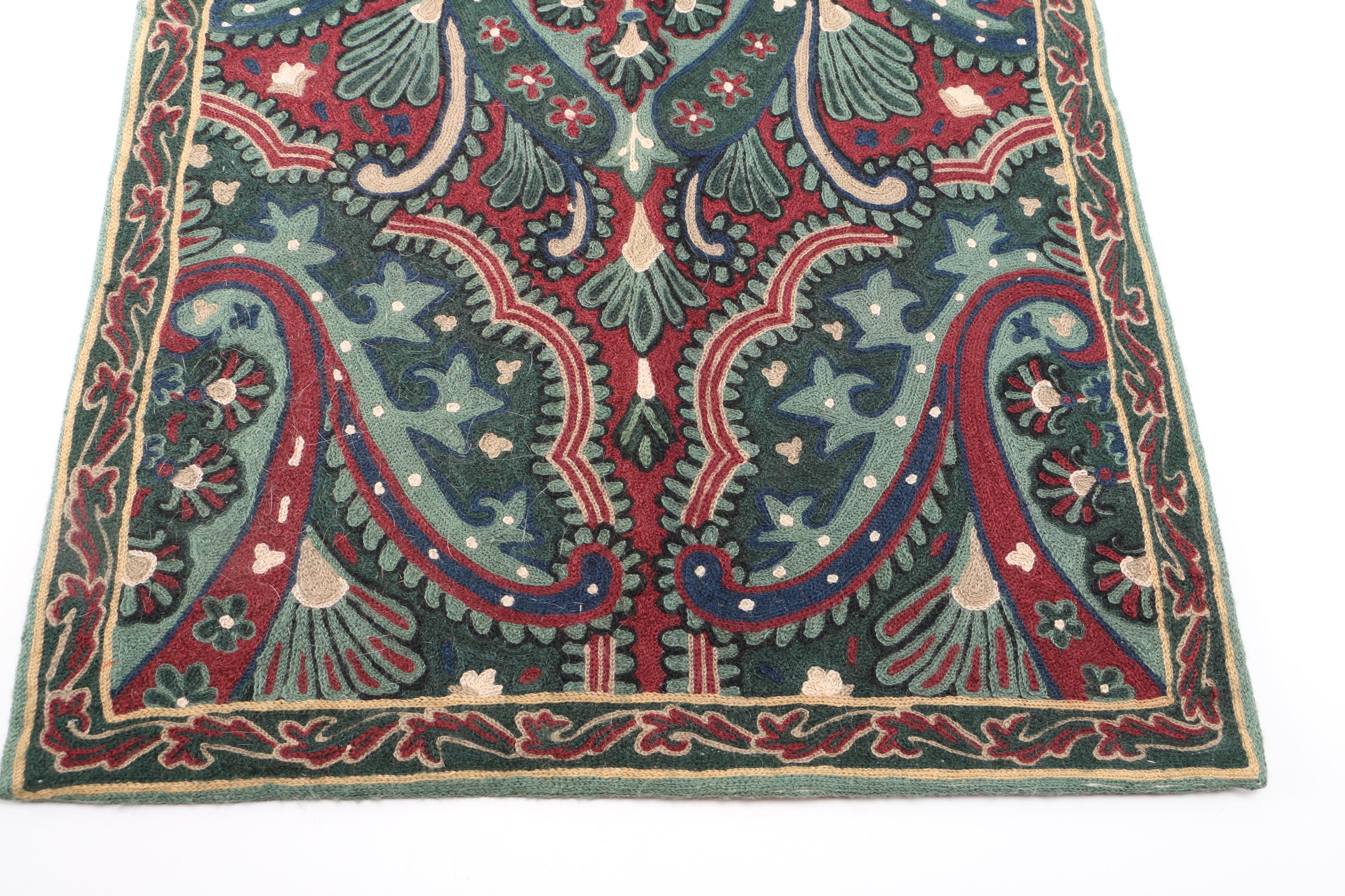 Tufted Chain Stitched Indian Wool Accent Rug