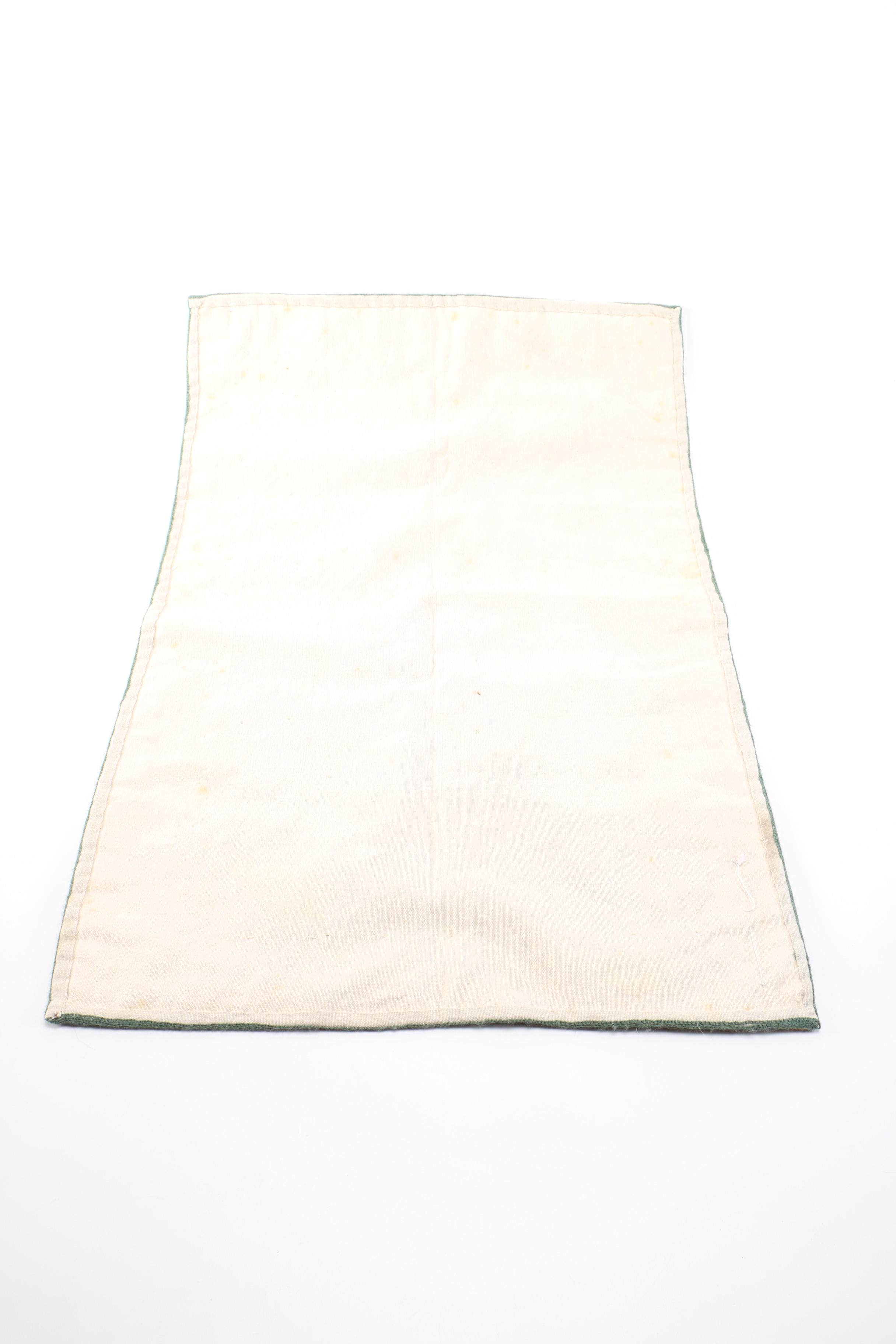 Tufted Chain Stitched Indian Wool Accent Rug