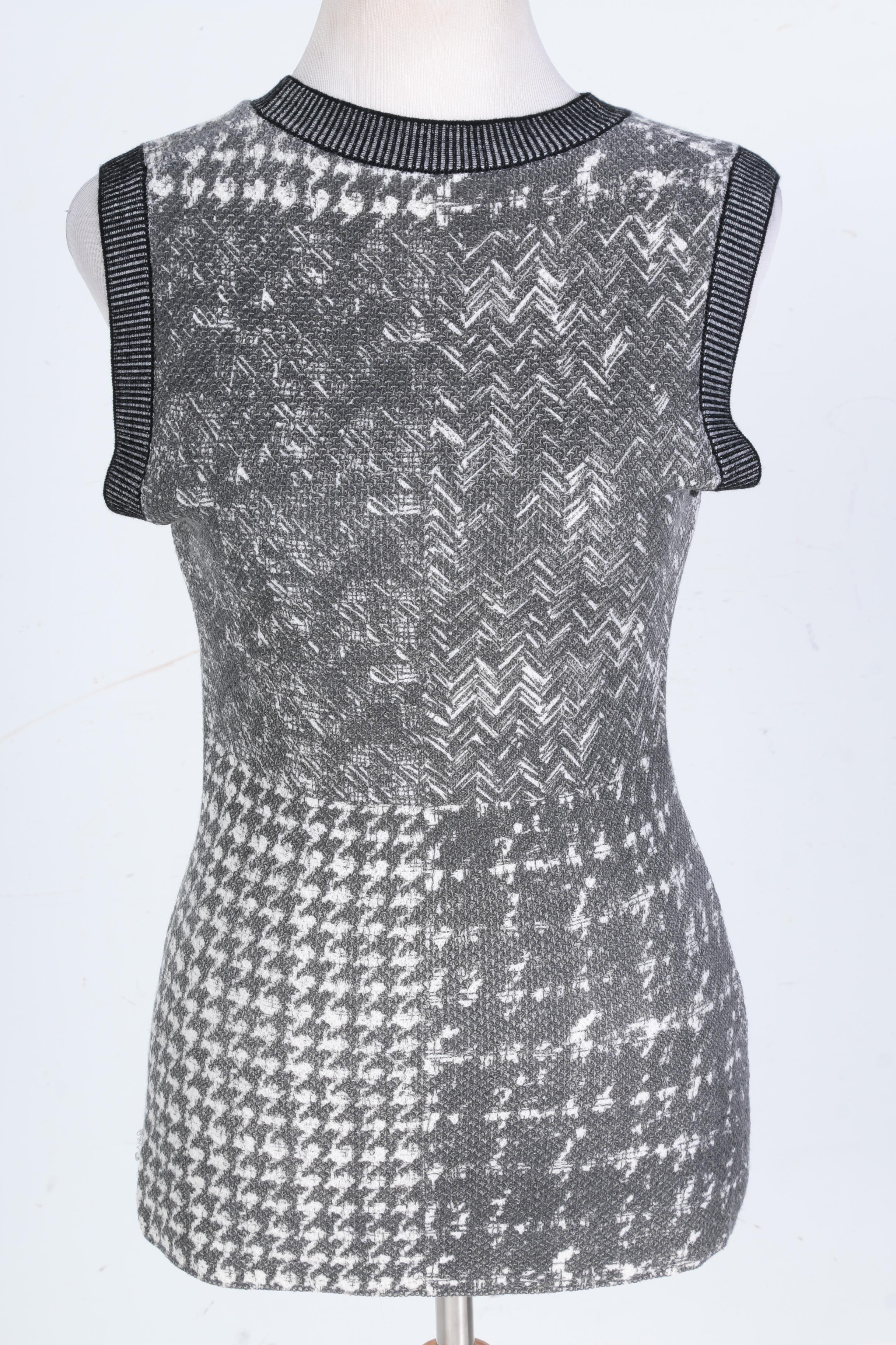 Oscar de la Renta Shell and Cardigan