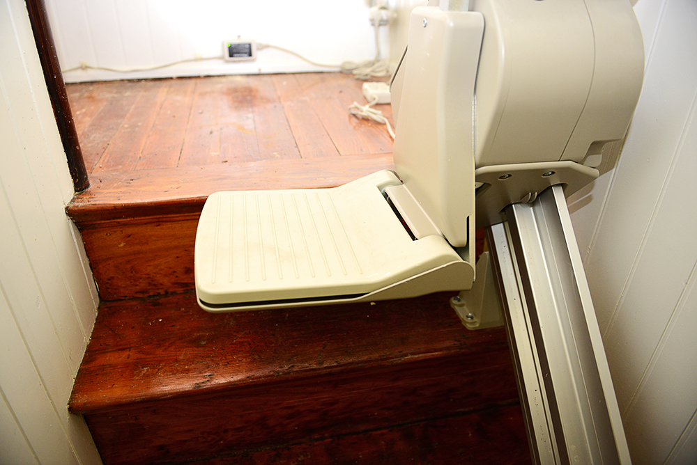 Bruno SRE-3000 Stairway Chair Lift