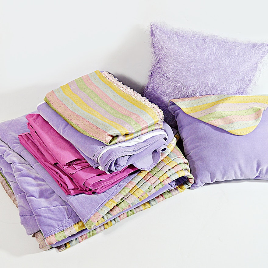 Amethyst Velvet Queen-Size Quilt, Pillows and Linens