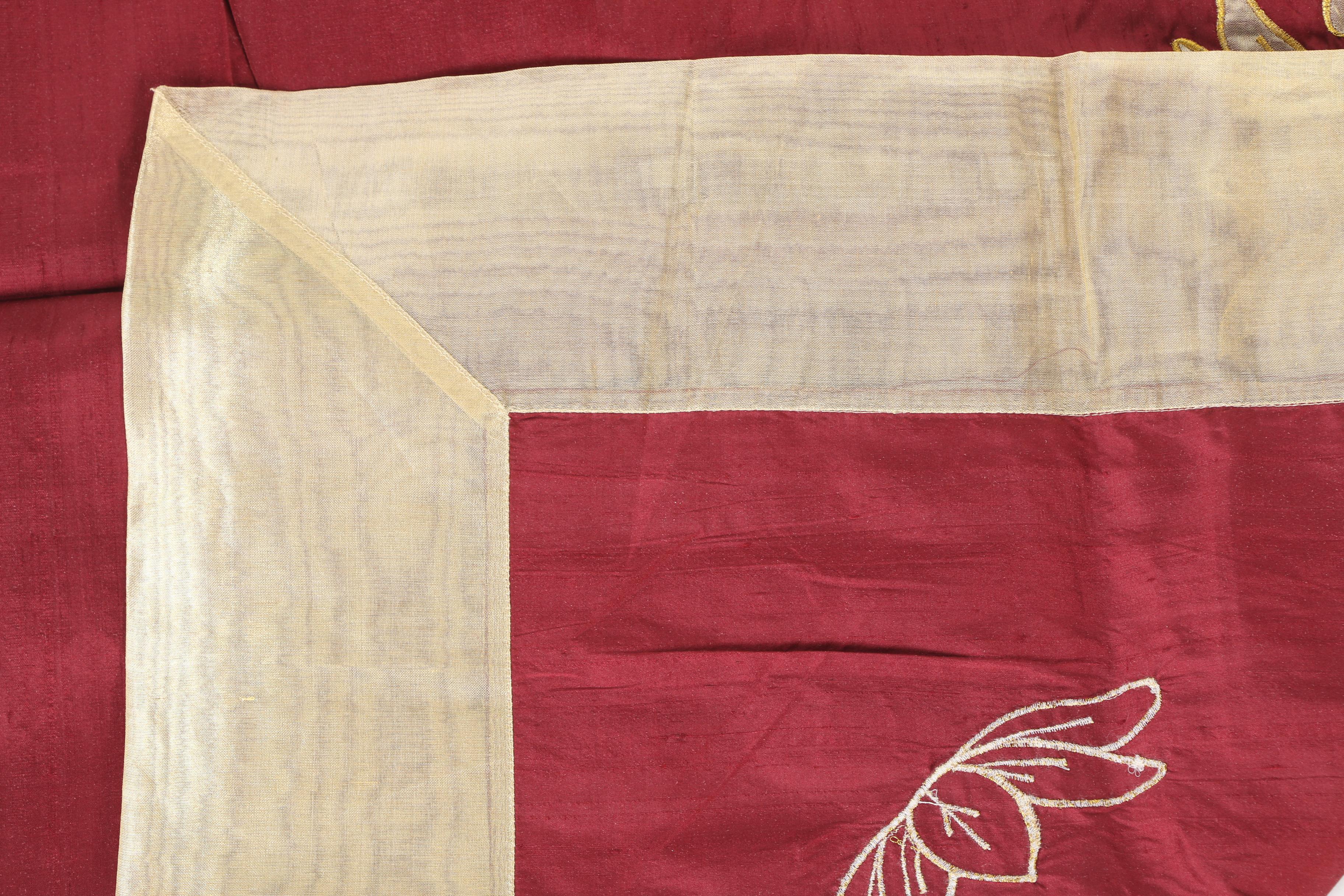 Tablecloths With Embroidered Piece