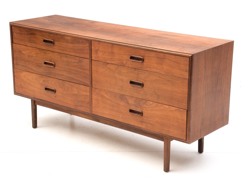 Mid Century Modern Chest of Drawers