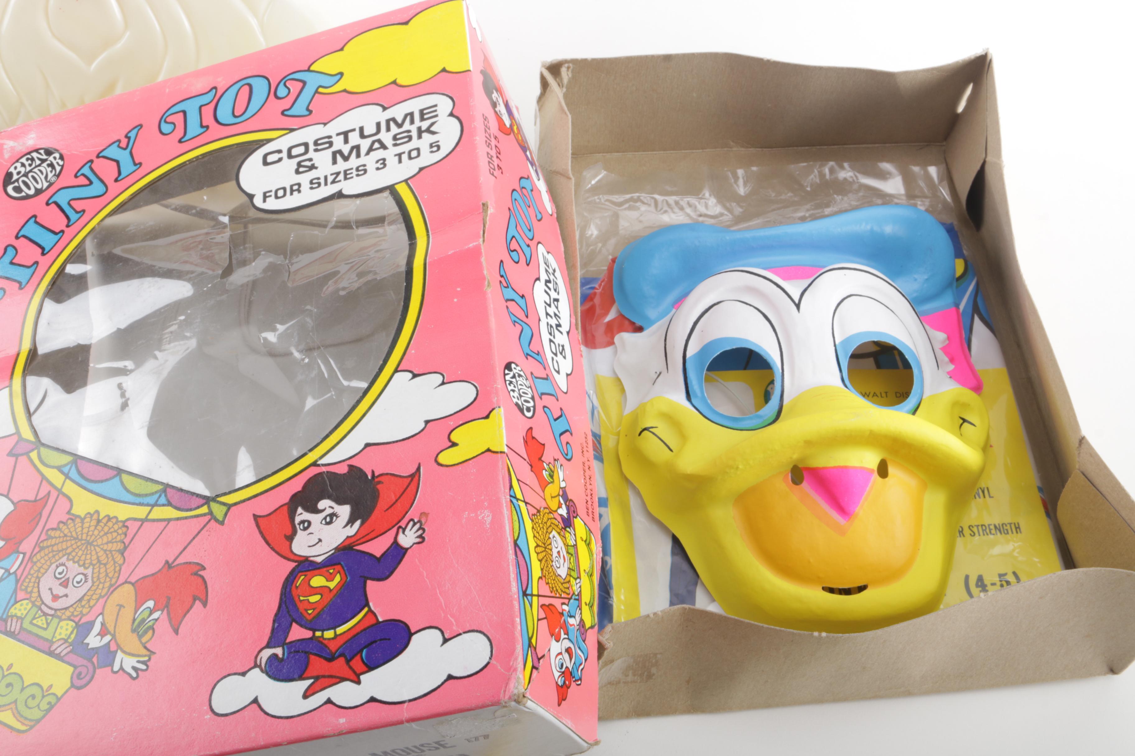 Santa Claus Light and Other Vintage Toys