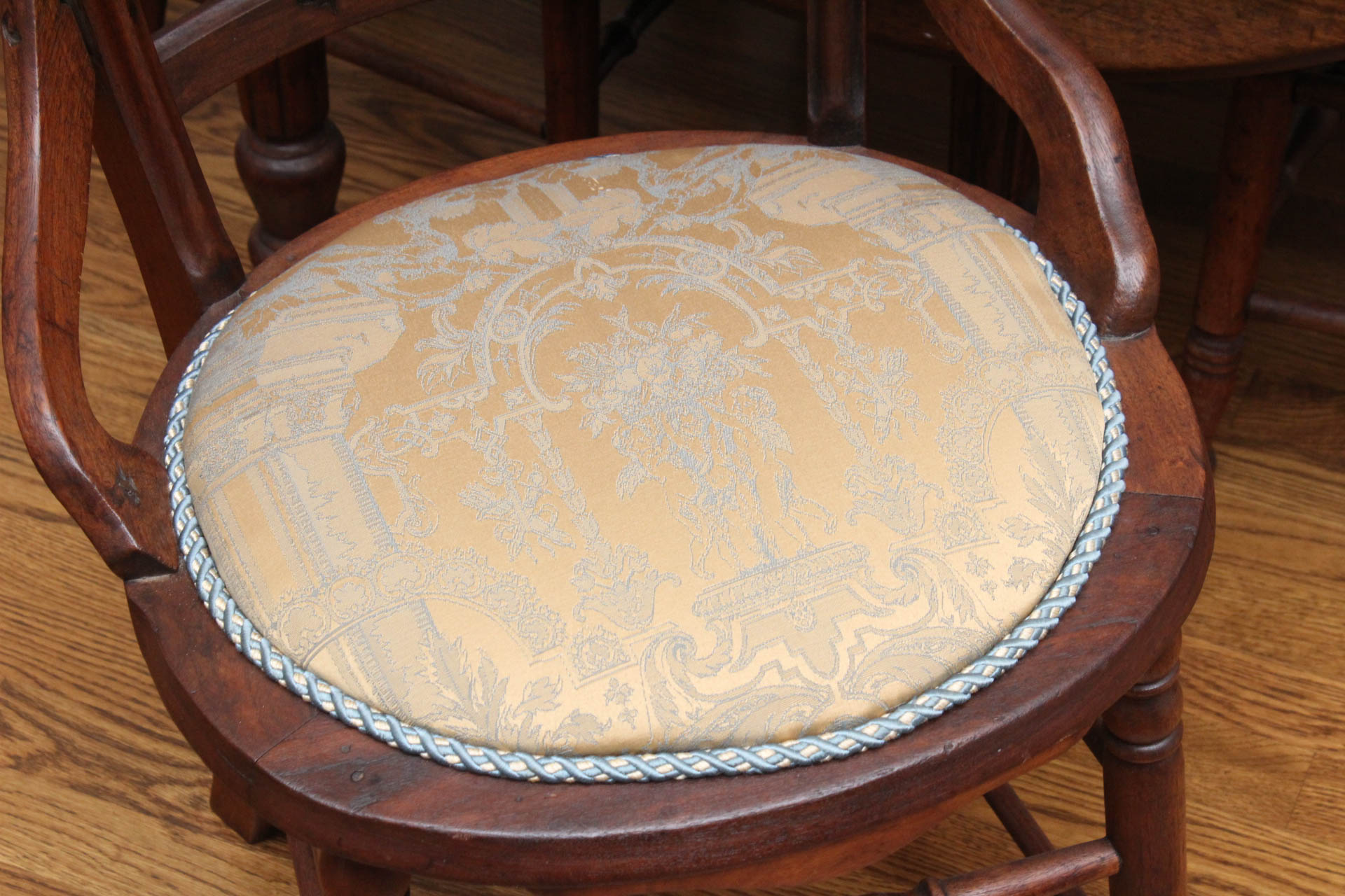 Mahogany Drop Leaf Dining Table with Chairs