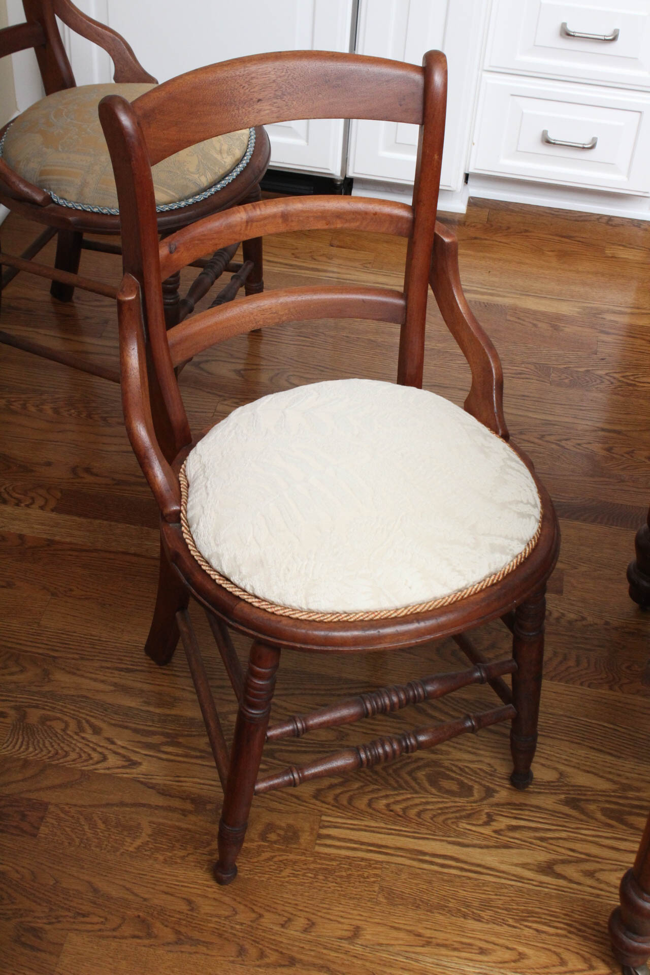 Mahogany Drop Leaf Dining Table with Chairs