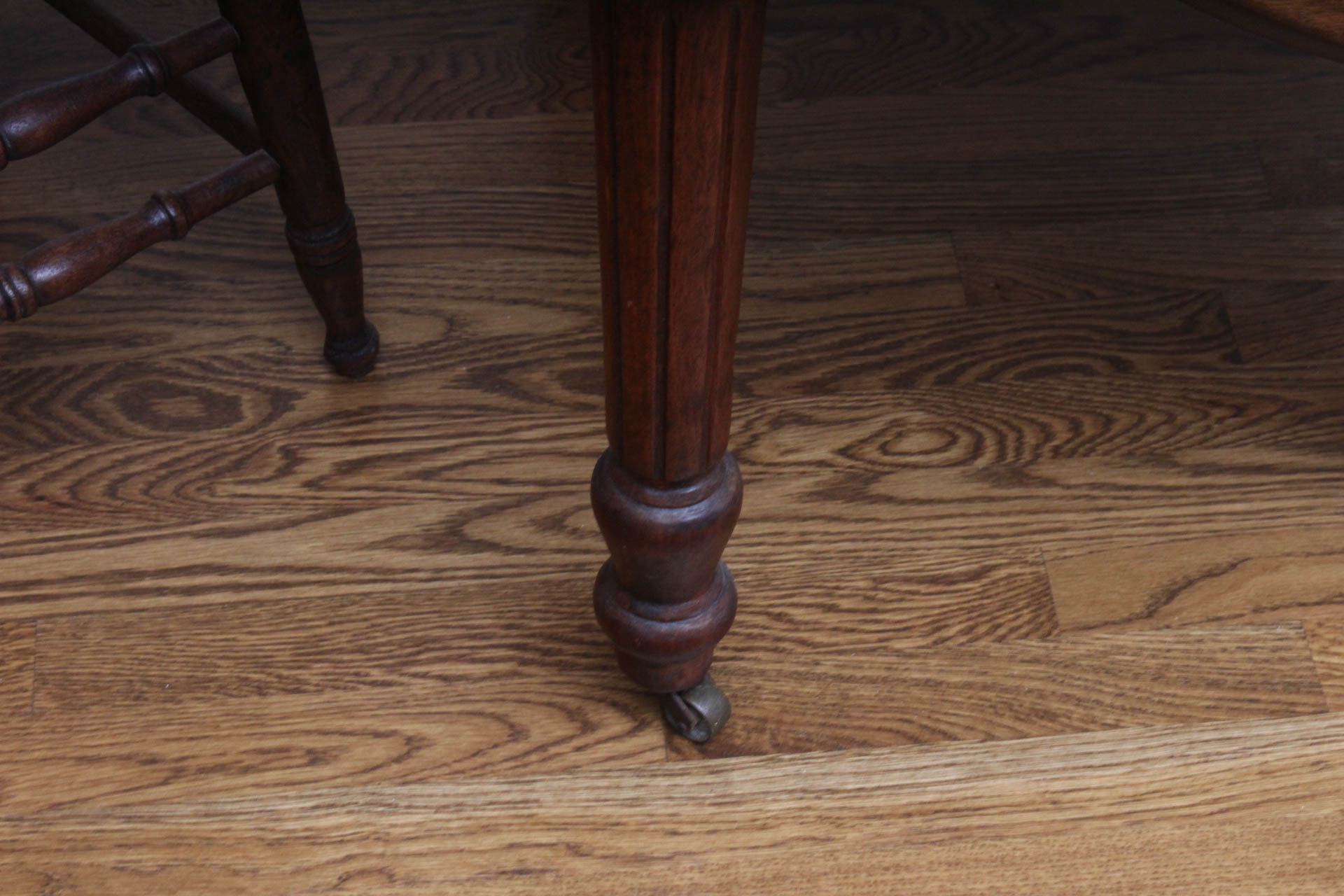 Mahogany Drop Leaf Dining Table with Chairs