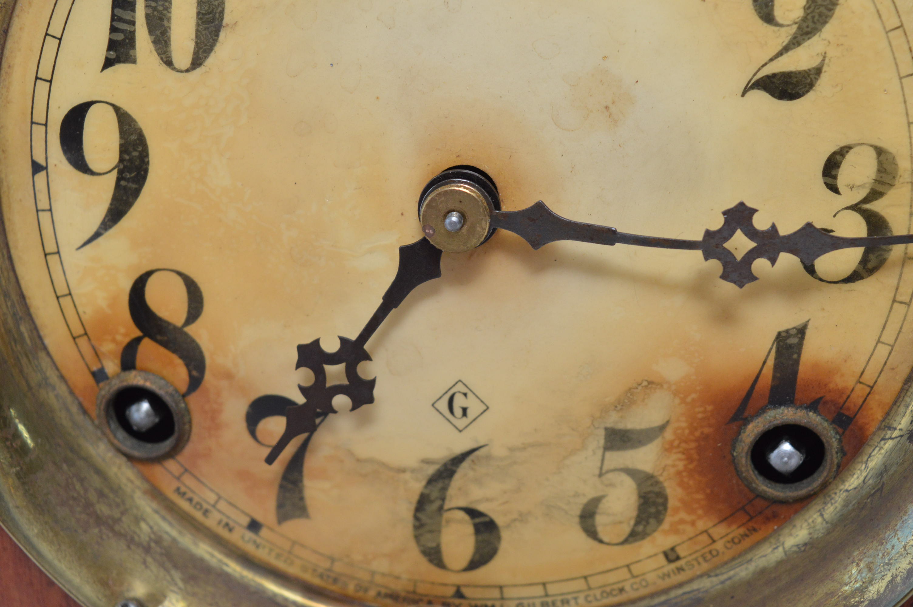 William Gilbert Clock Co. Four Column Mantle Clock