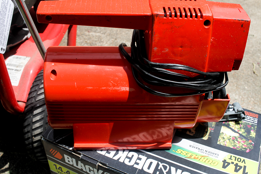 Black & Decker Cordless Rechargeable Garden Sprayer and Power Washer