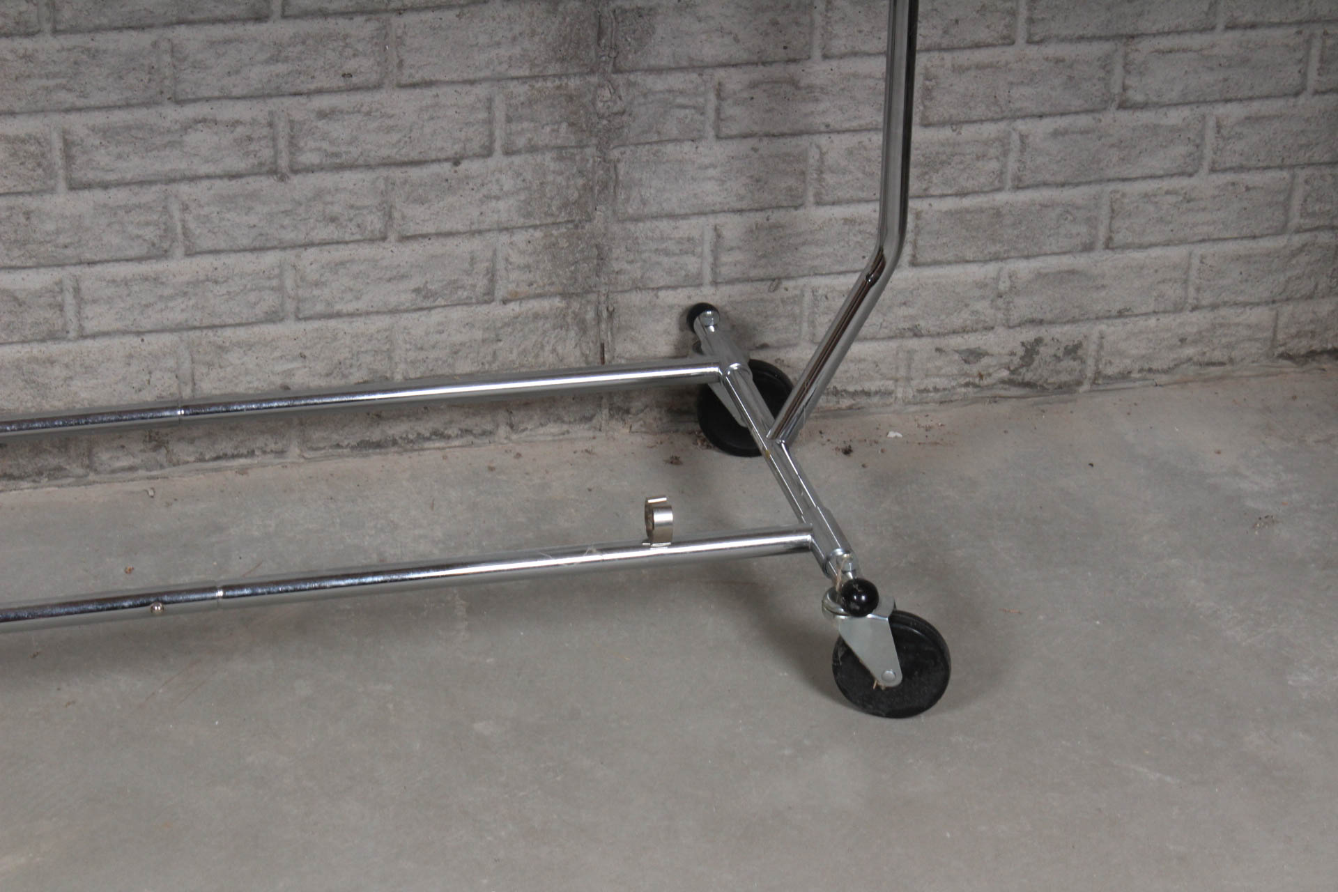 Collapsible Metal Clothing Rack