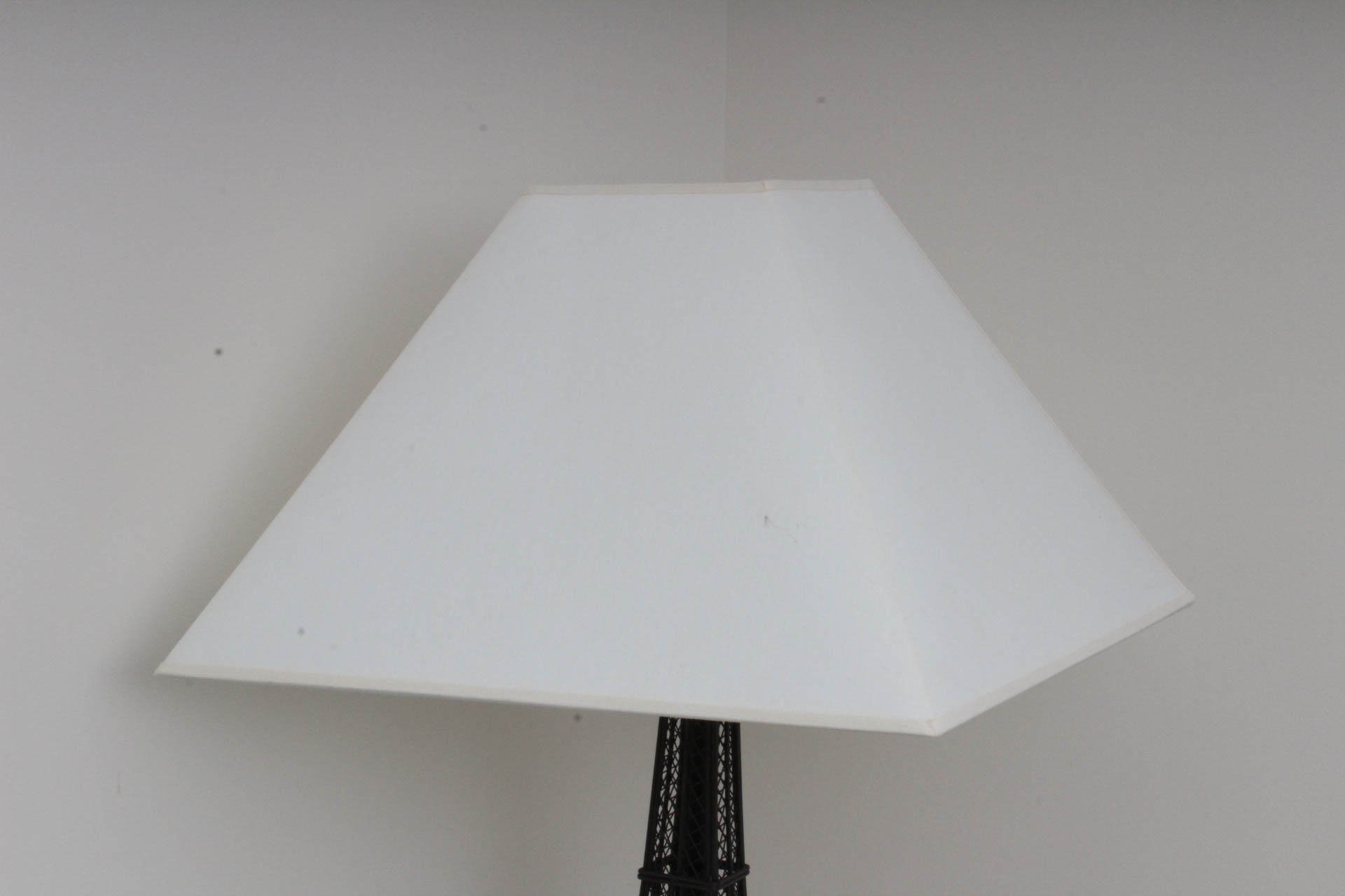 Wire Frame Eiffel Tower Base Lamp