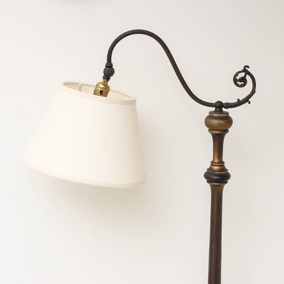 Turn Cut Wooden Floor Lamp