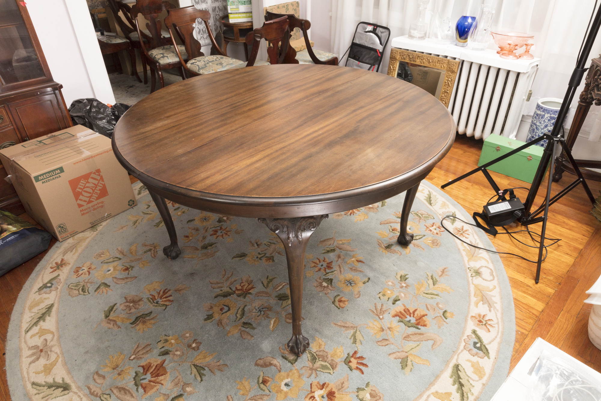 Chippendale Style Mahogany Round Extension Dining Table