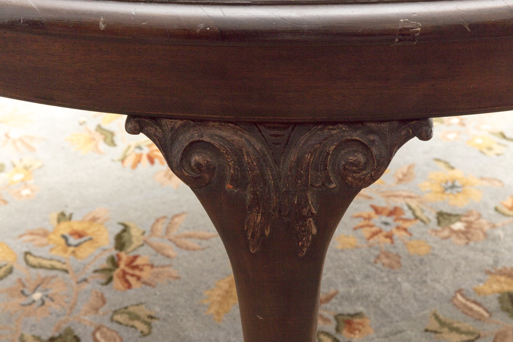 Chippendale Style Mahogany Round Extension Dining Table