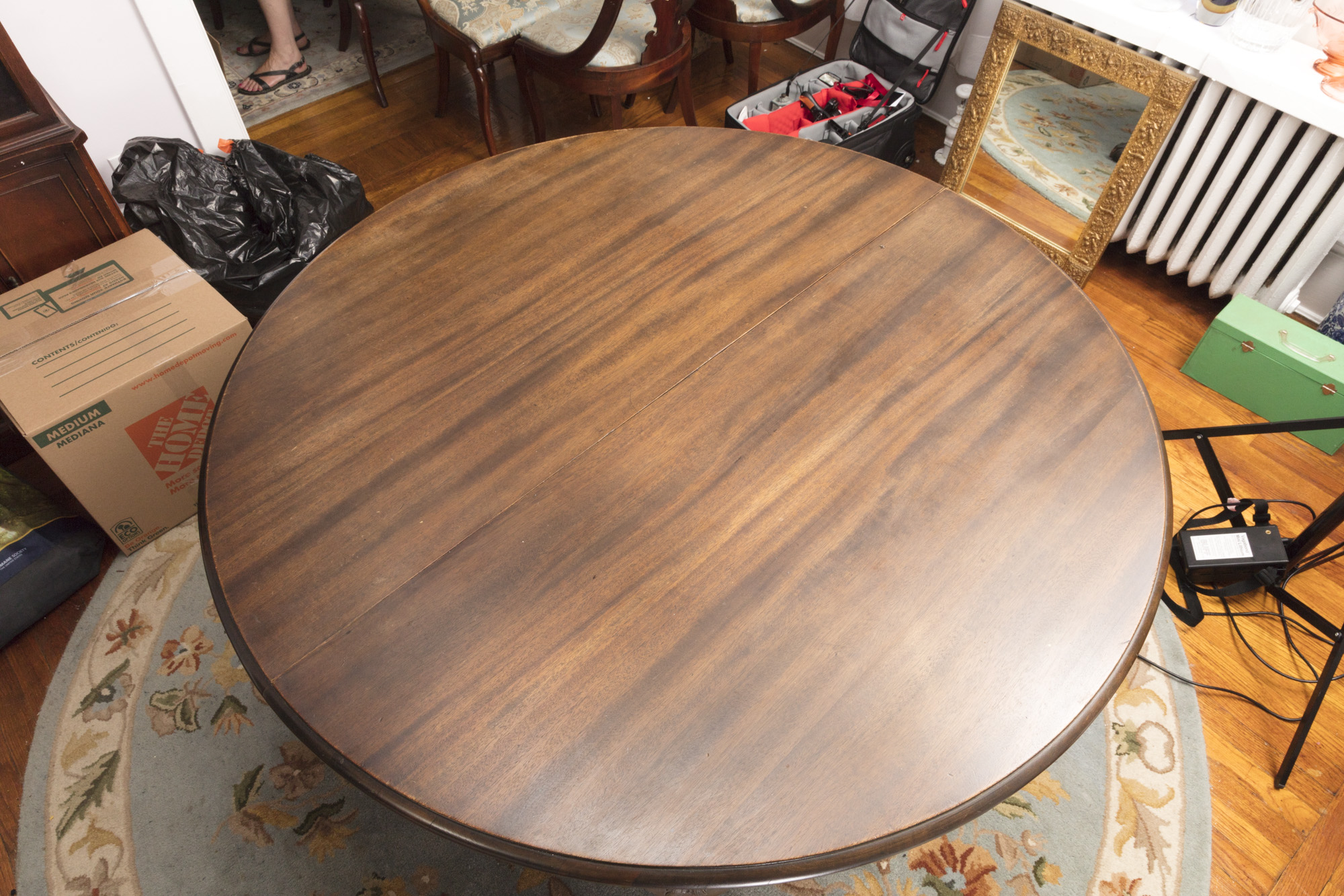 Chippendale Style Mahogany Round Extension Dining Table