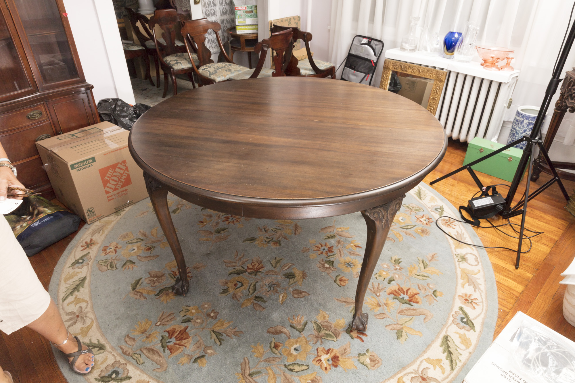 Chippendale Style Mahogany Round Extension Dining Table