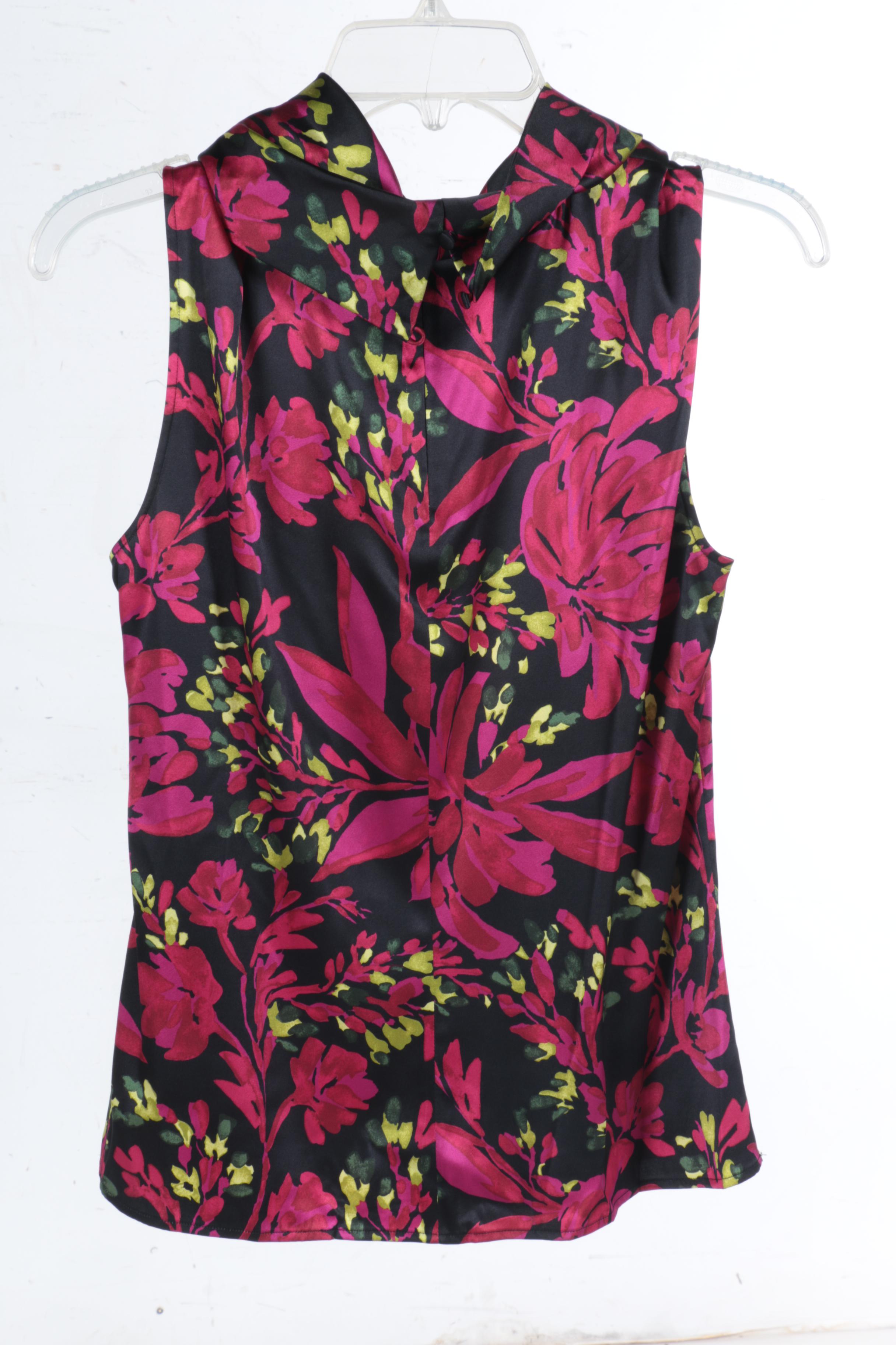 St. John Sleeveless Women's Tops